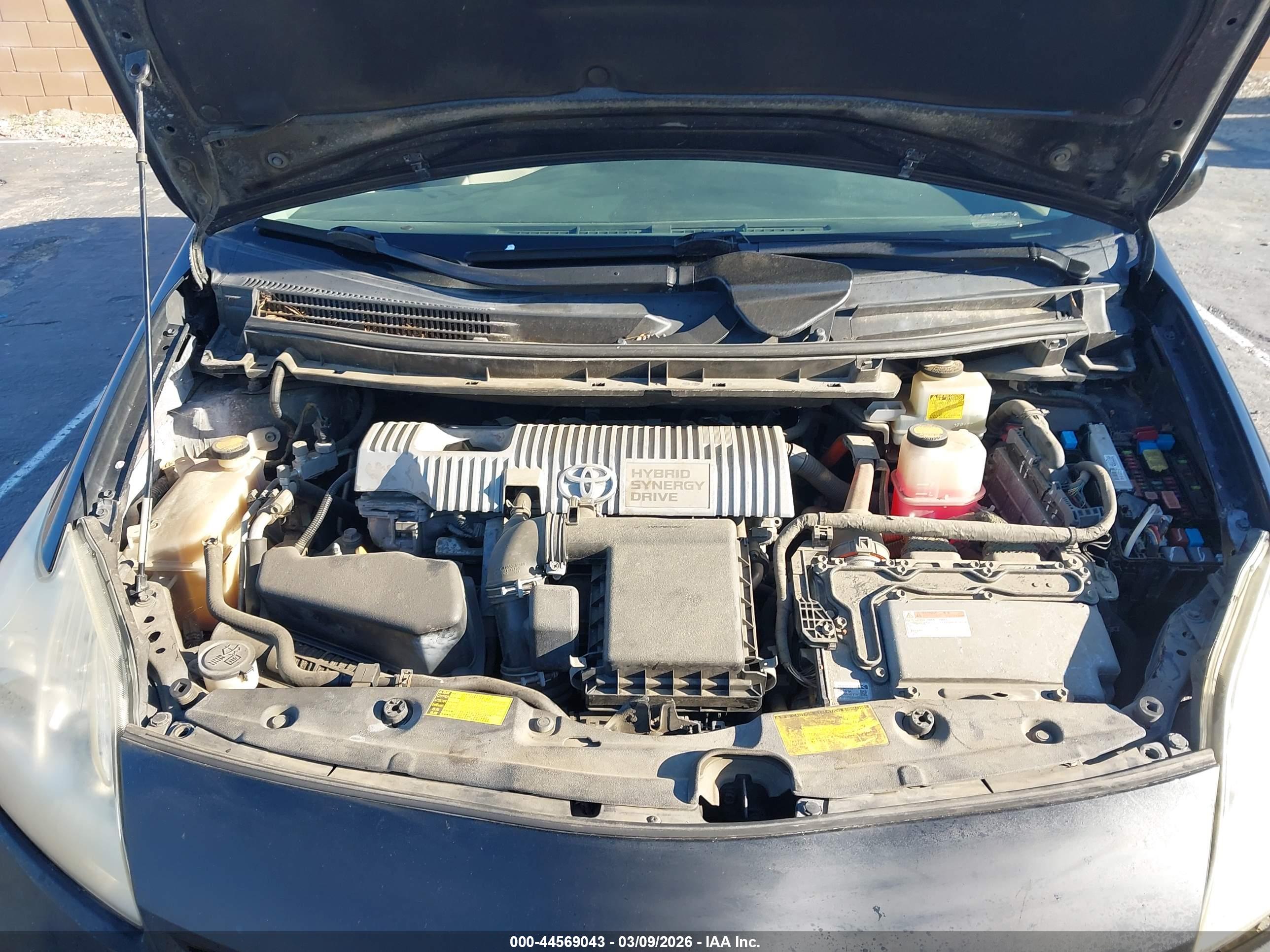 TOYOTA PRIUS image 10