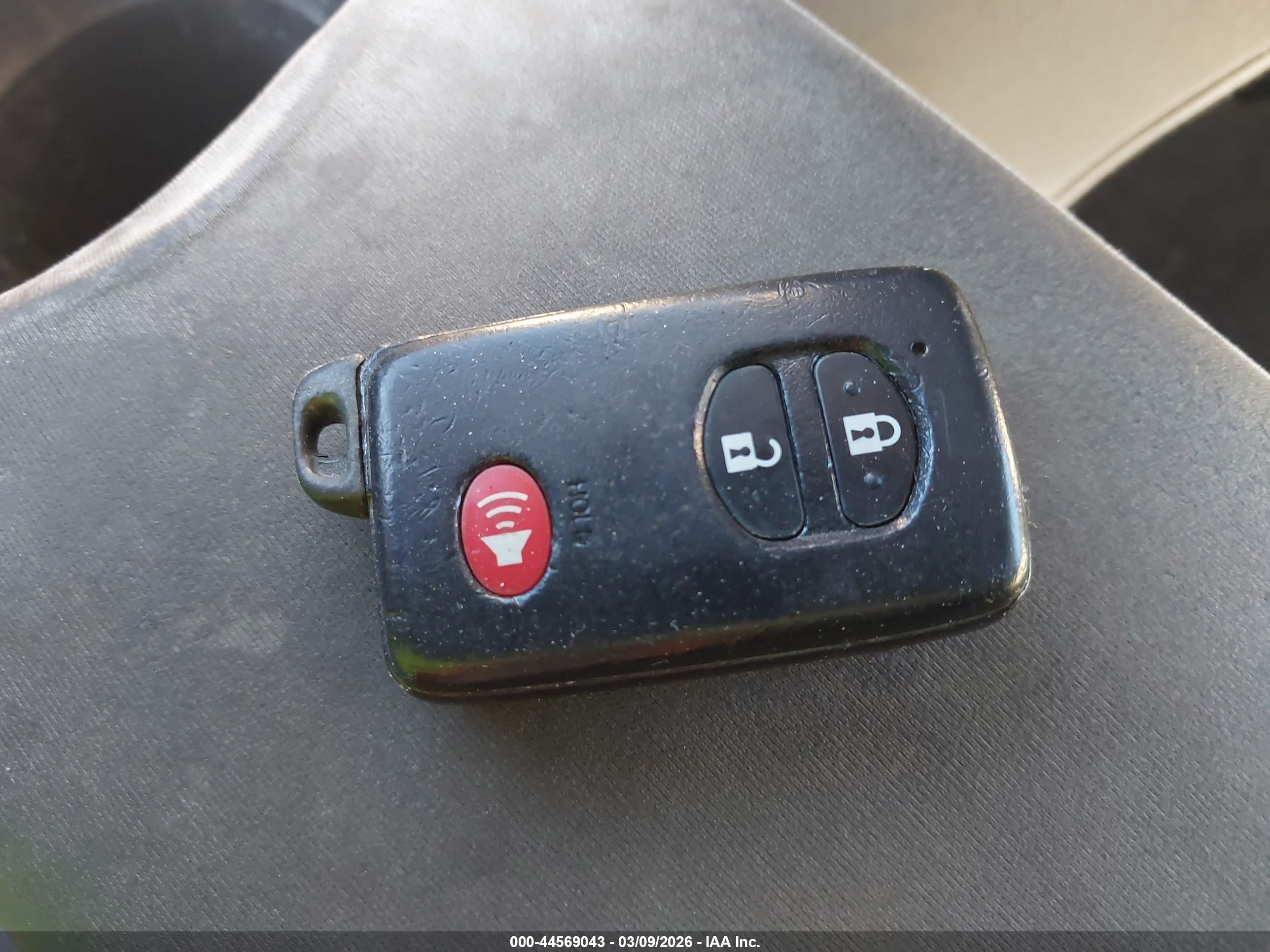 TOYOTA PRIUS image 11