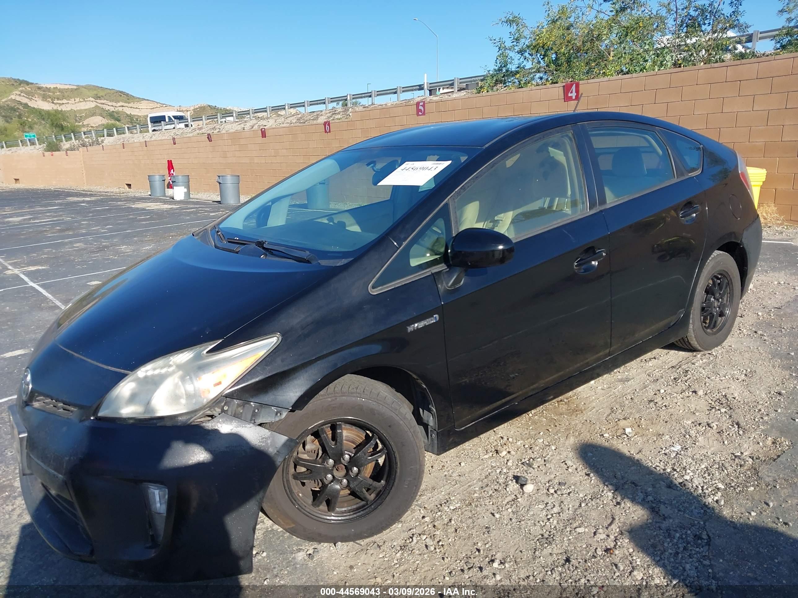 TOYOTA PRIUS image 2