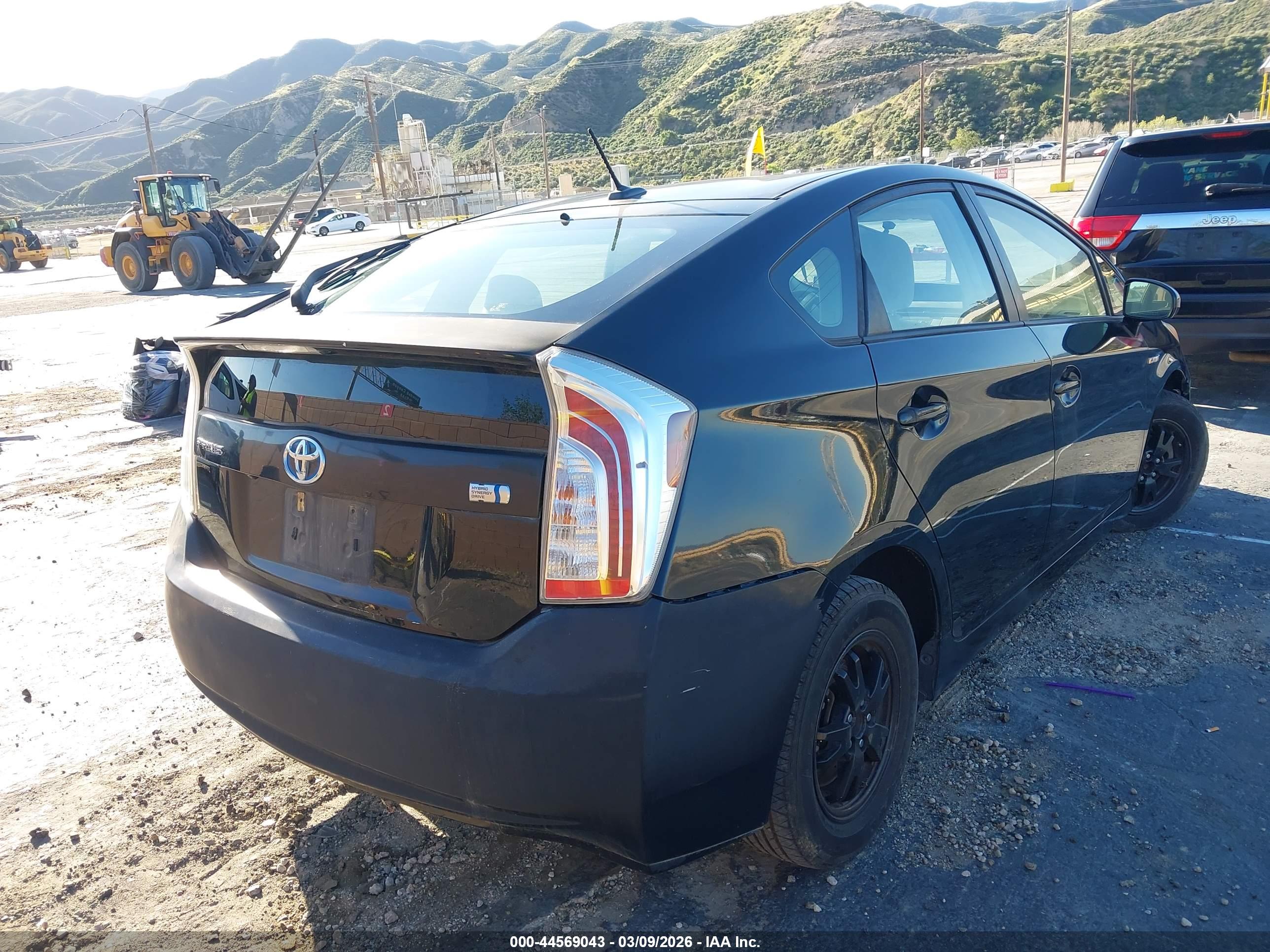 TOYOTA PRIUS image 4