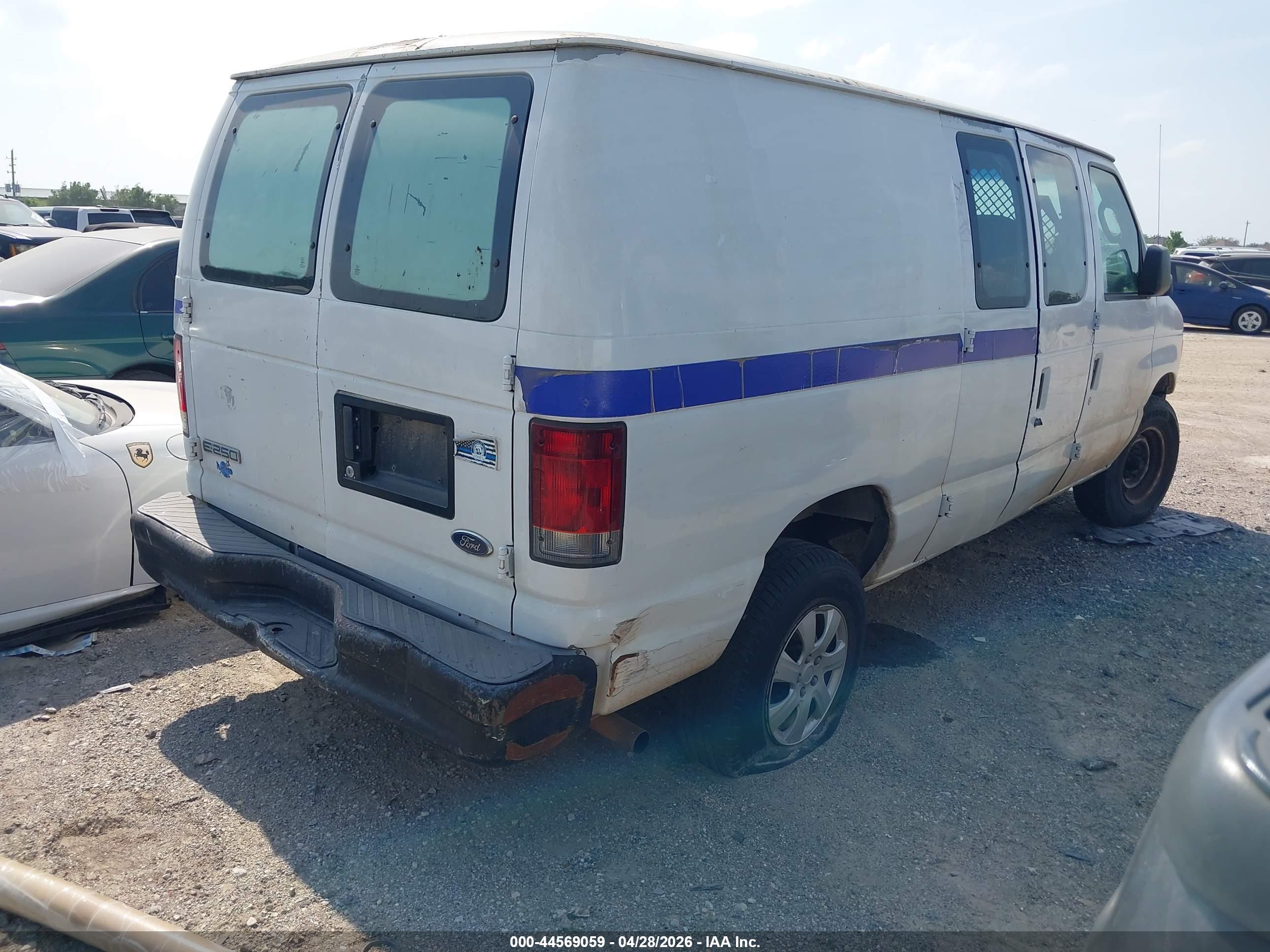 FORD E-250 image 4