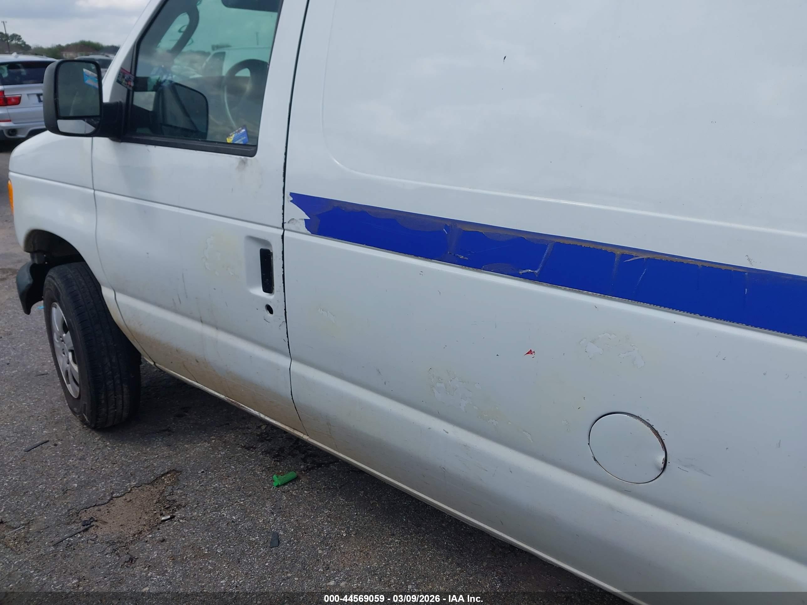 FORD E-250 image 6
