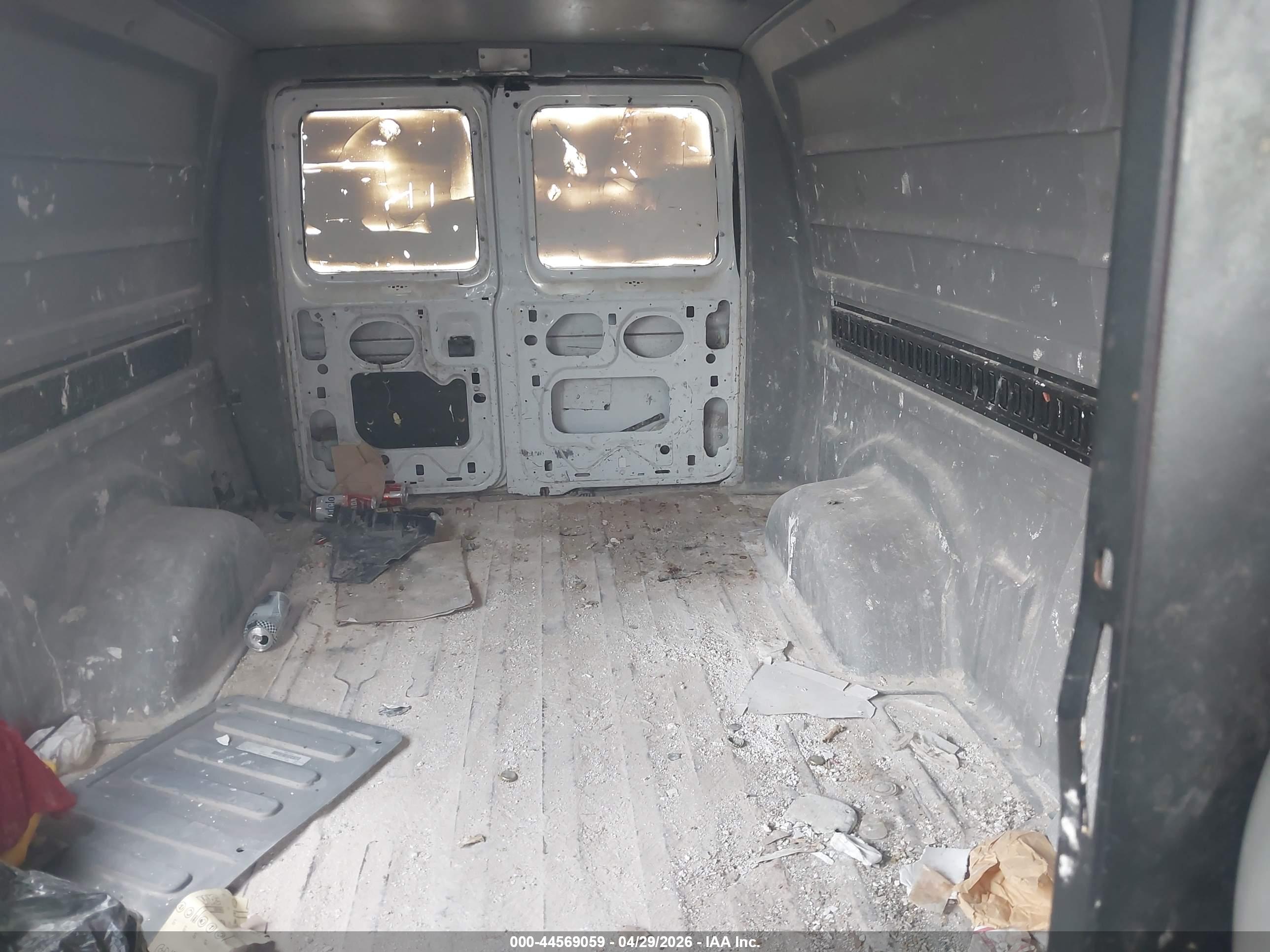 FORD E-250 image 8