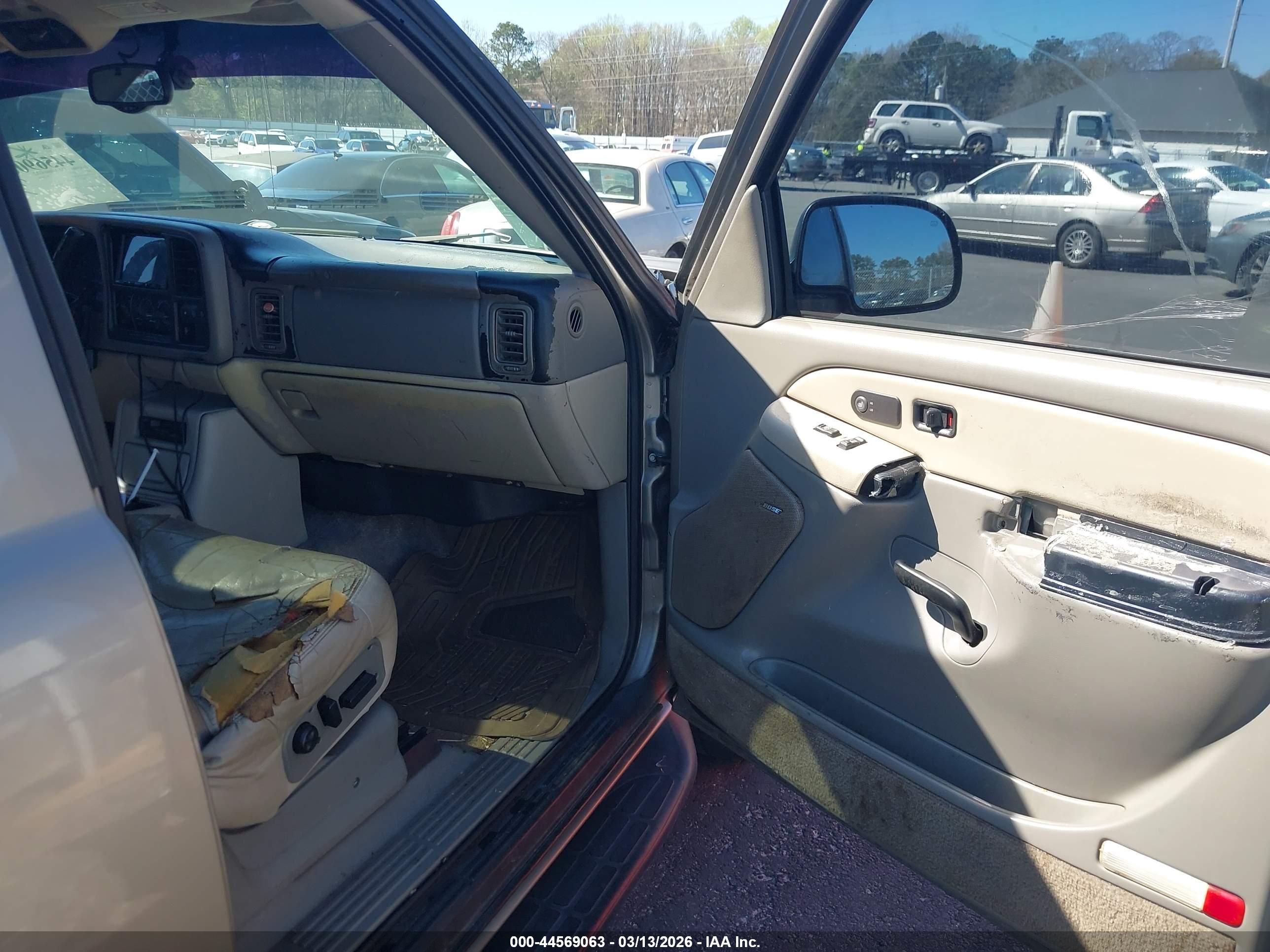 GMC YUKON image 5