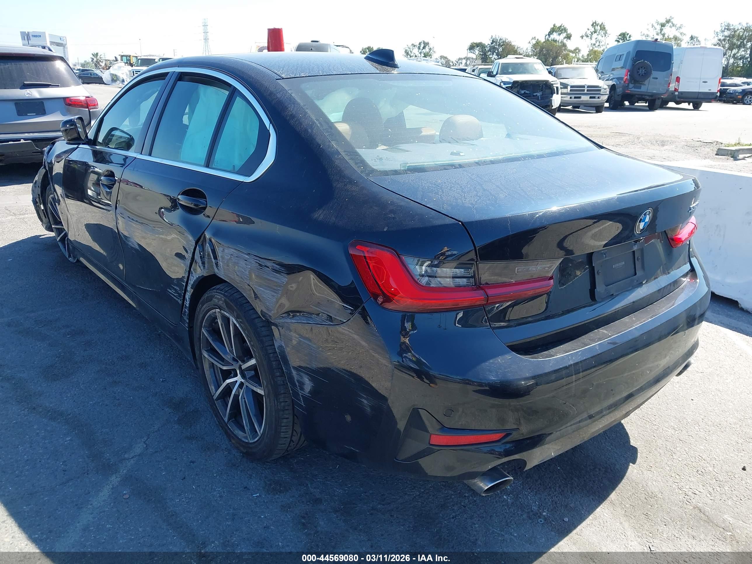 BMW 330I image 3