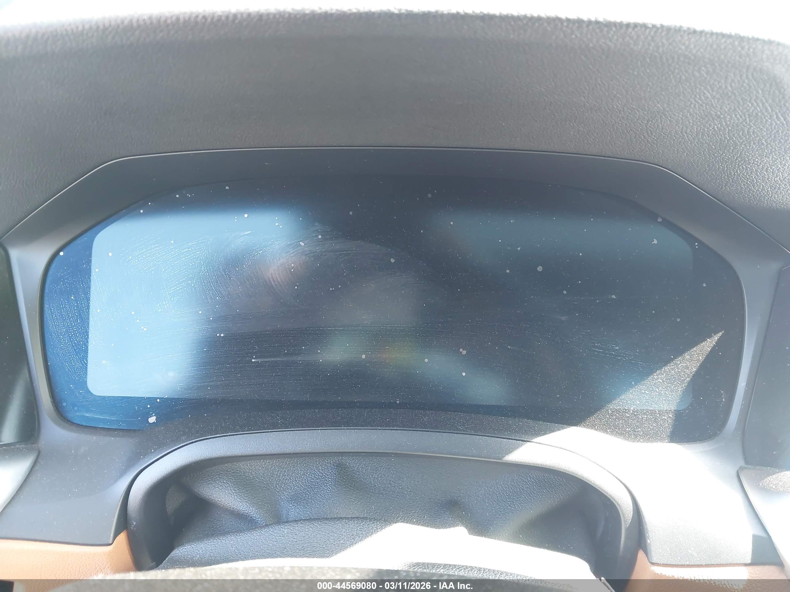 BMW 330I image 7