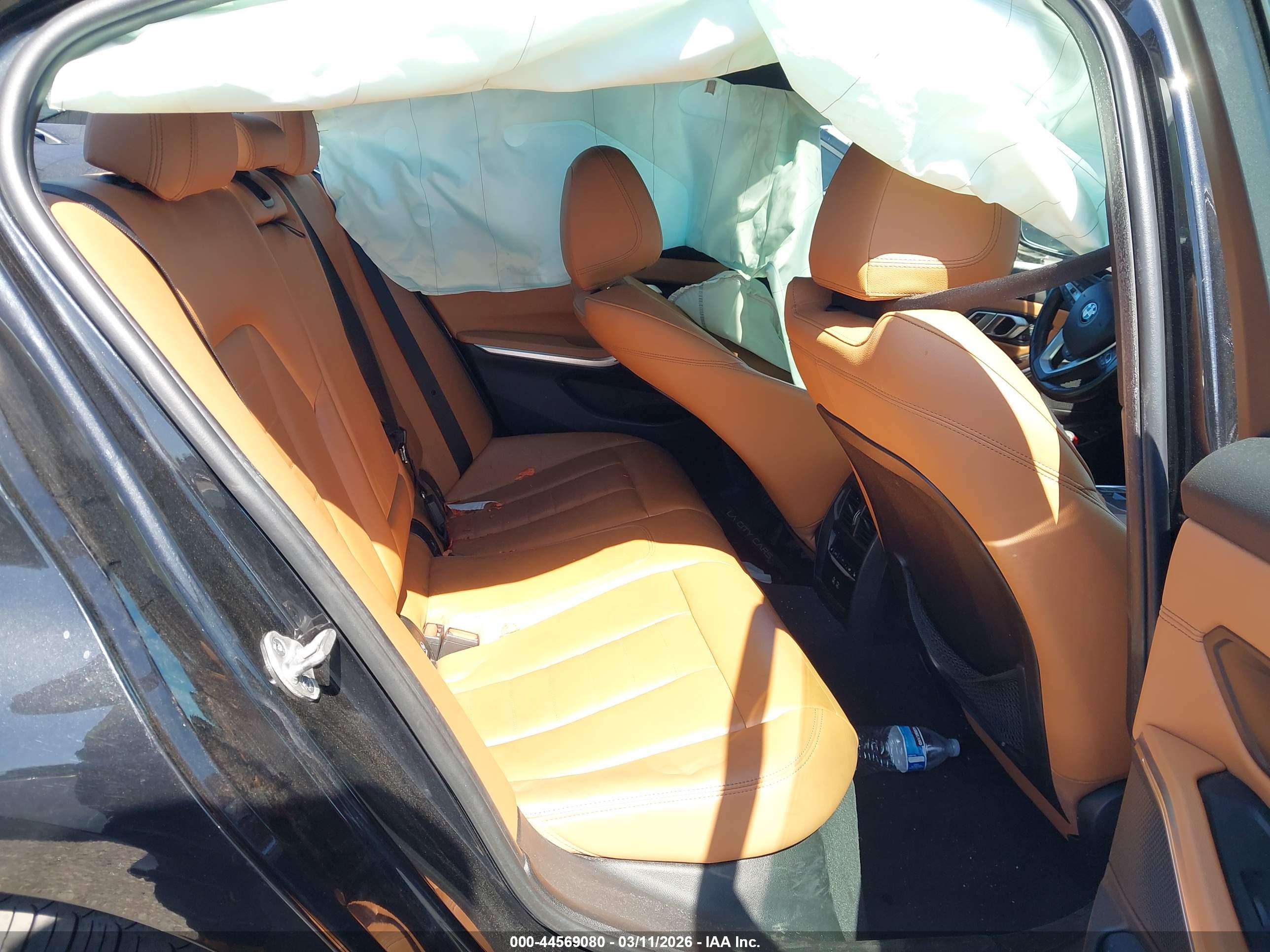 BMW 330I image 8