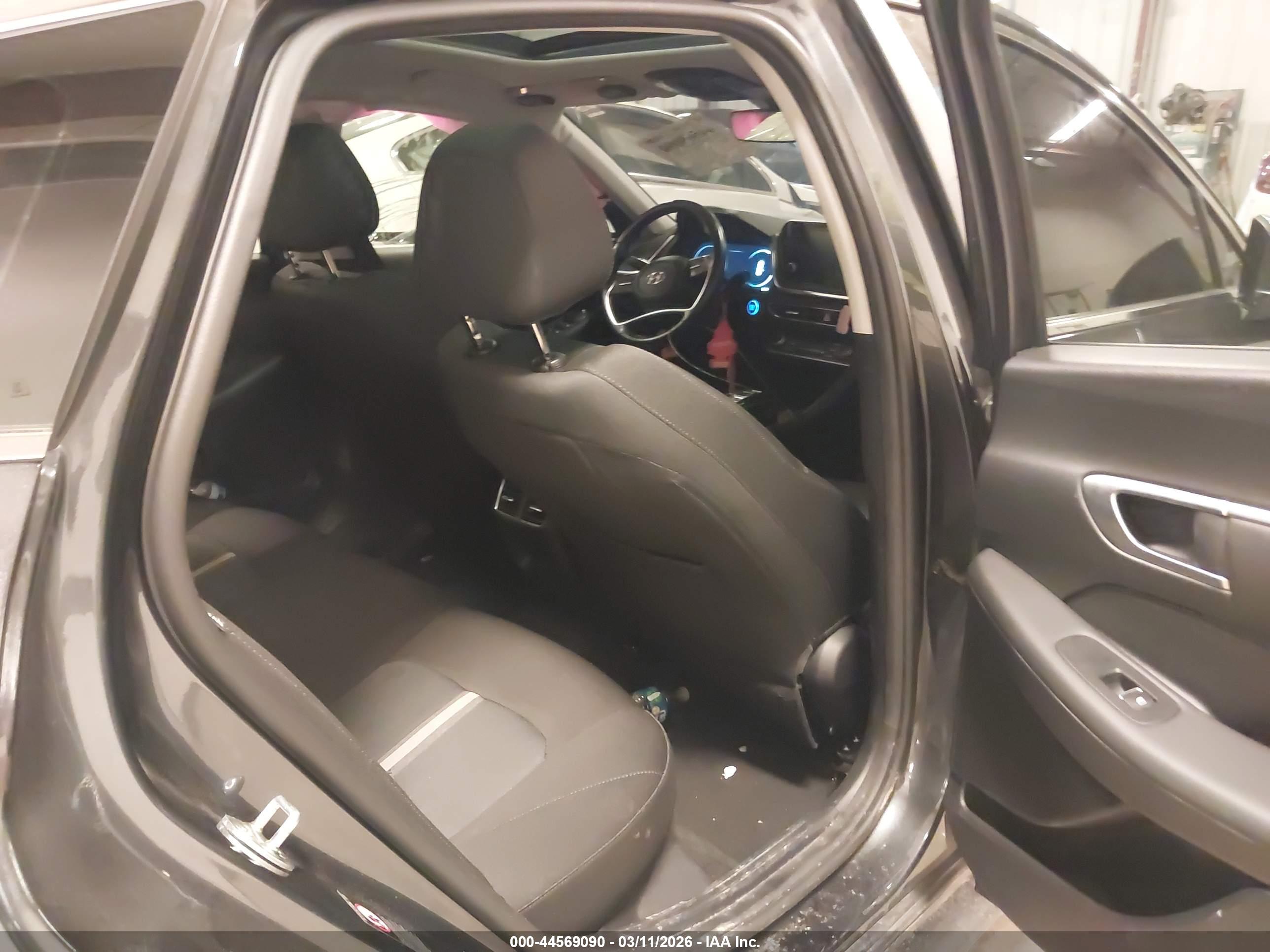 HYUNDAI SONATA image 8