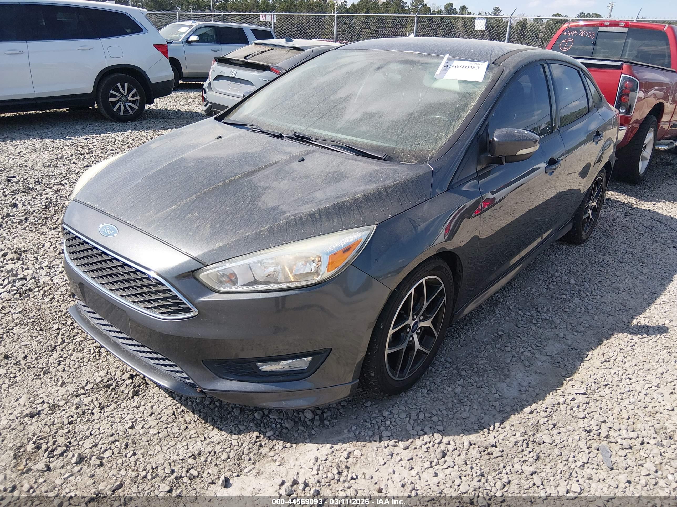 FORD FOCUS image 2