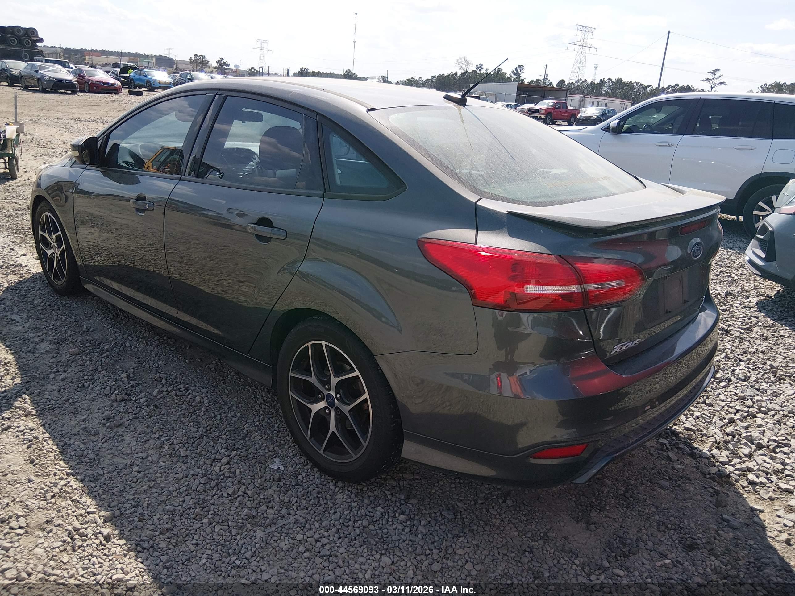 FORD FOCUS image 3