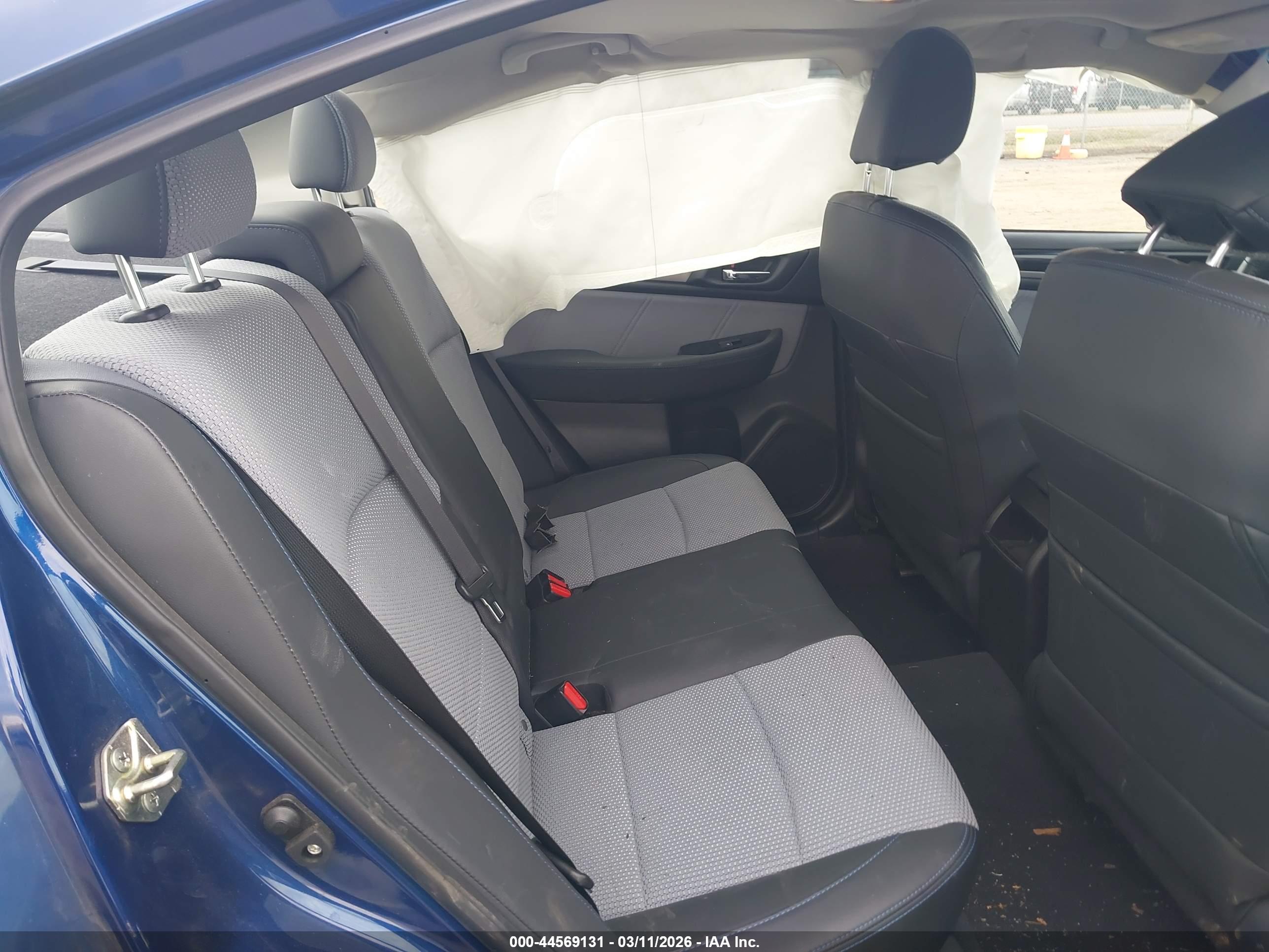 SUBARU LEGACY image 8
