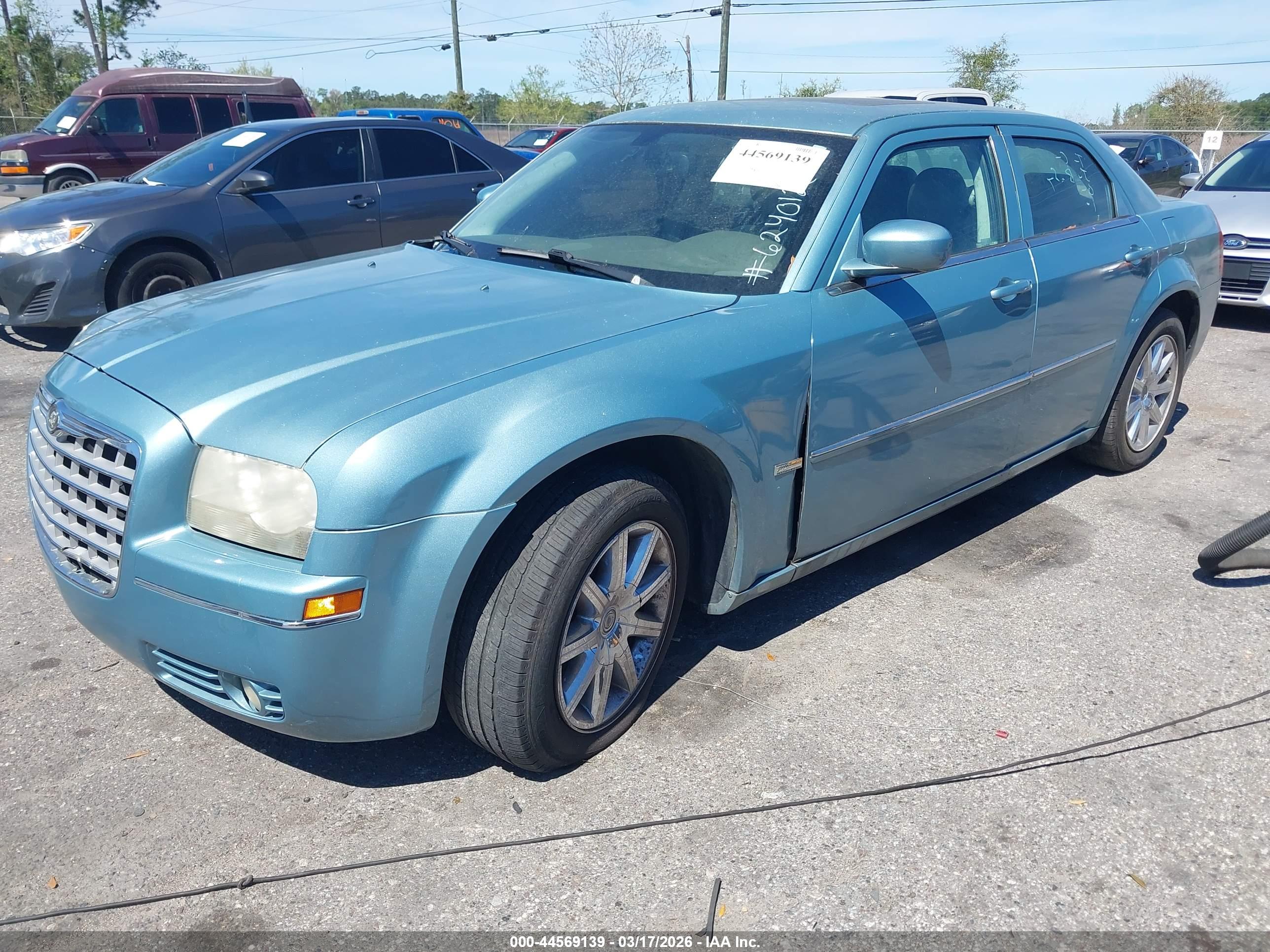 CHRYSLER 300 image 2