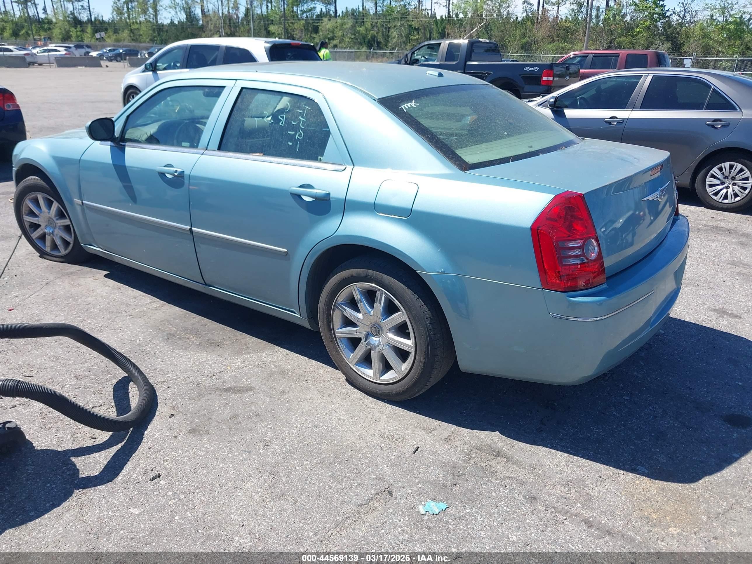 CHRYSLER 300 image 3
