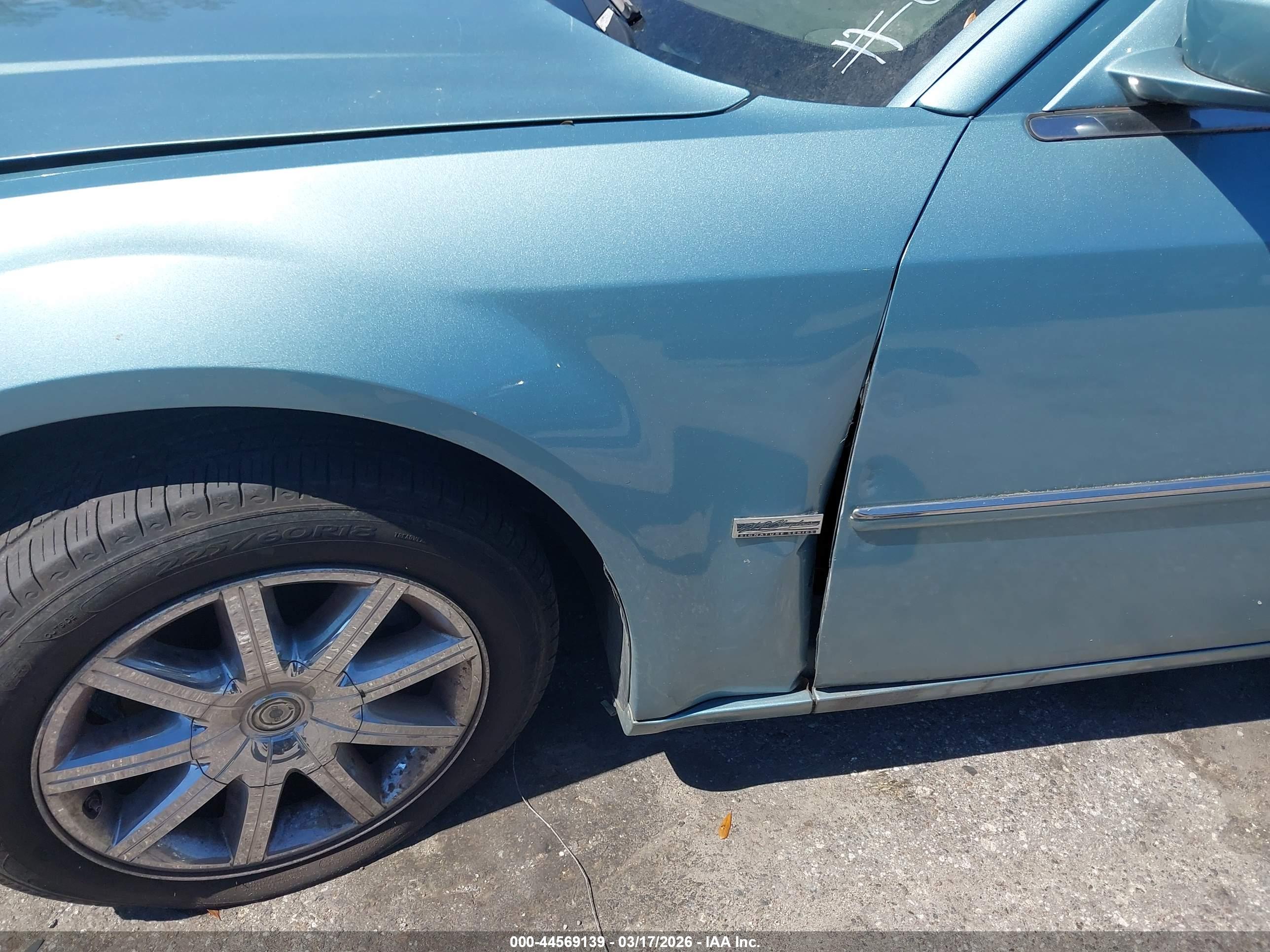 CHRYSLER 300 image 6