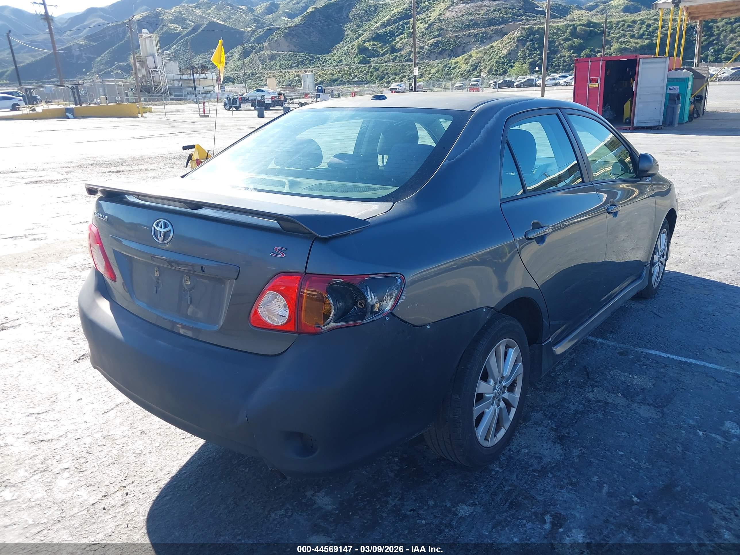 TOYOTA COROLLA image 4