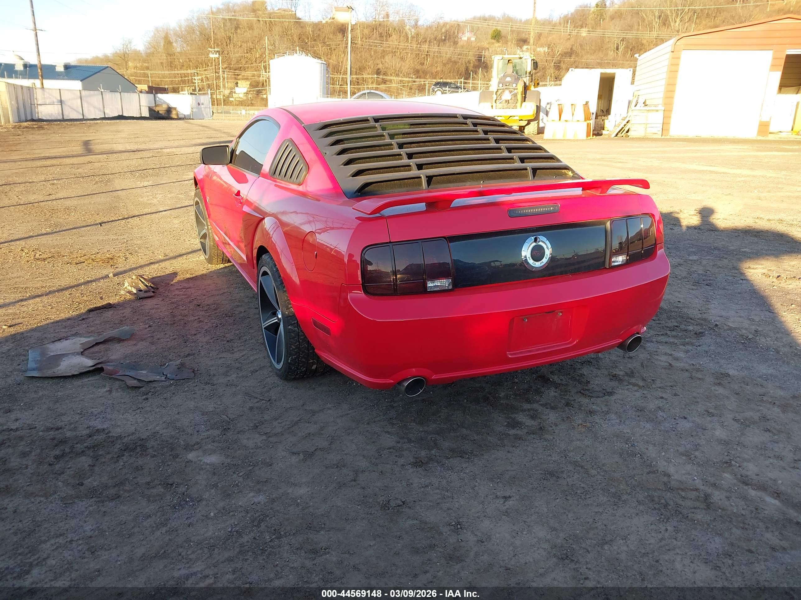 FORD MUSTANG image 3