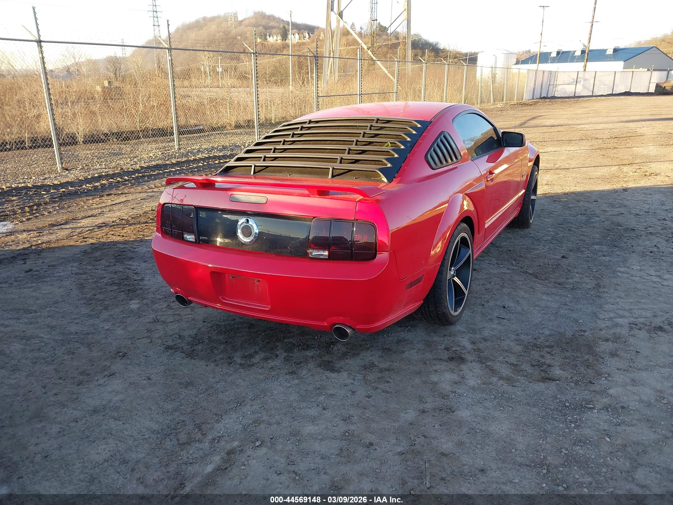 FORD MUSTANG image 4