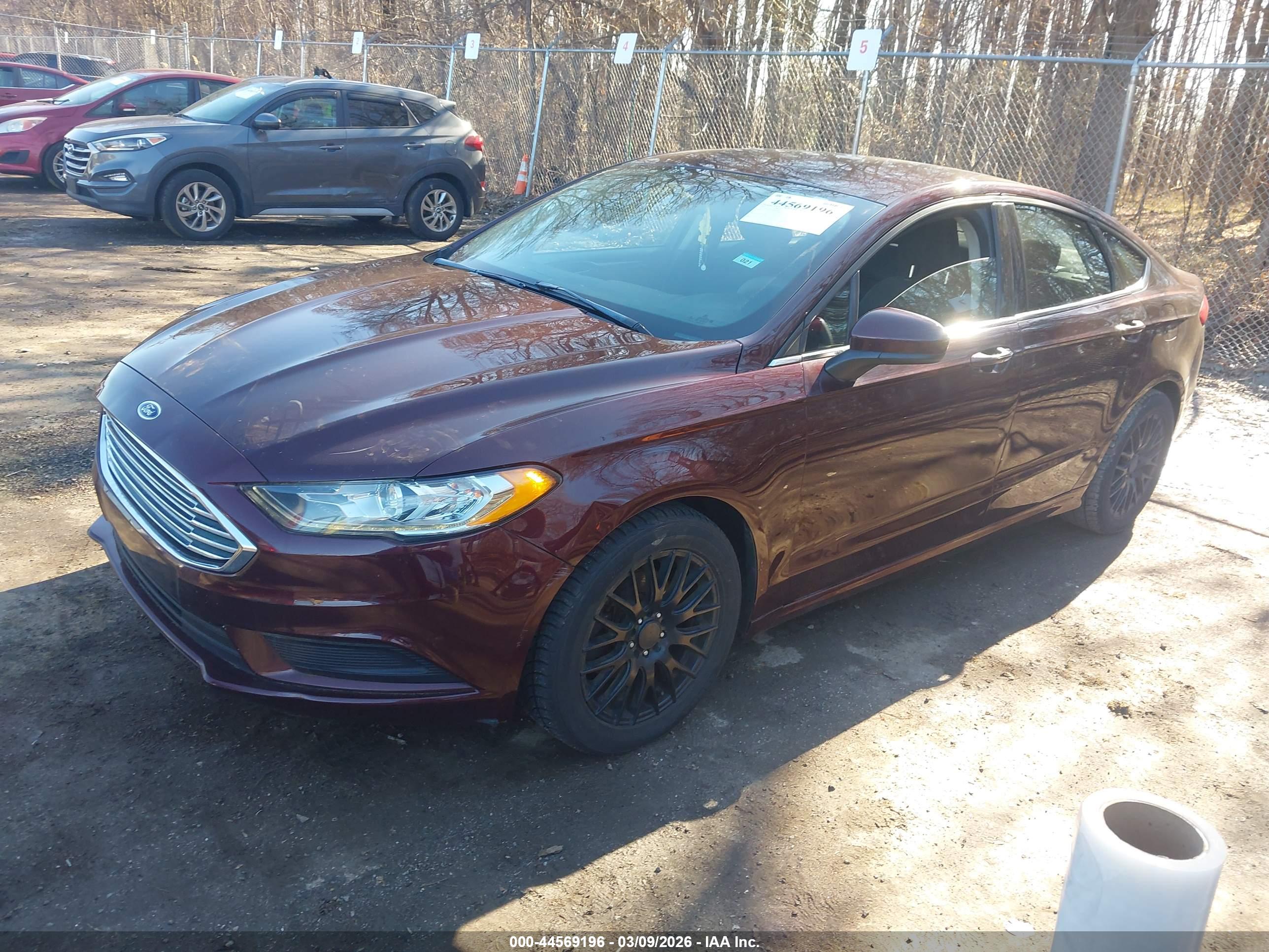 FORD FUSION image 2