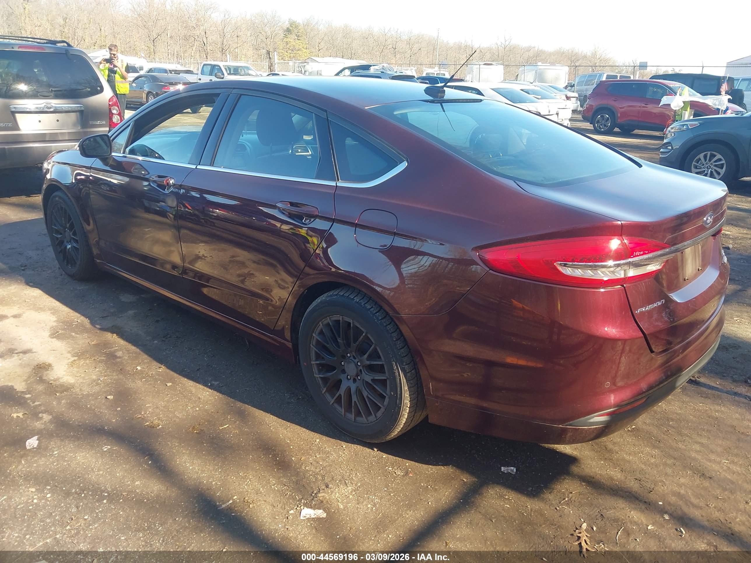 FORD FUSION image 3