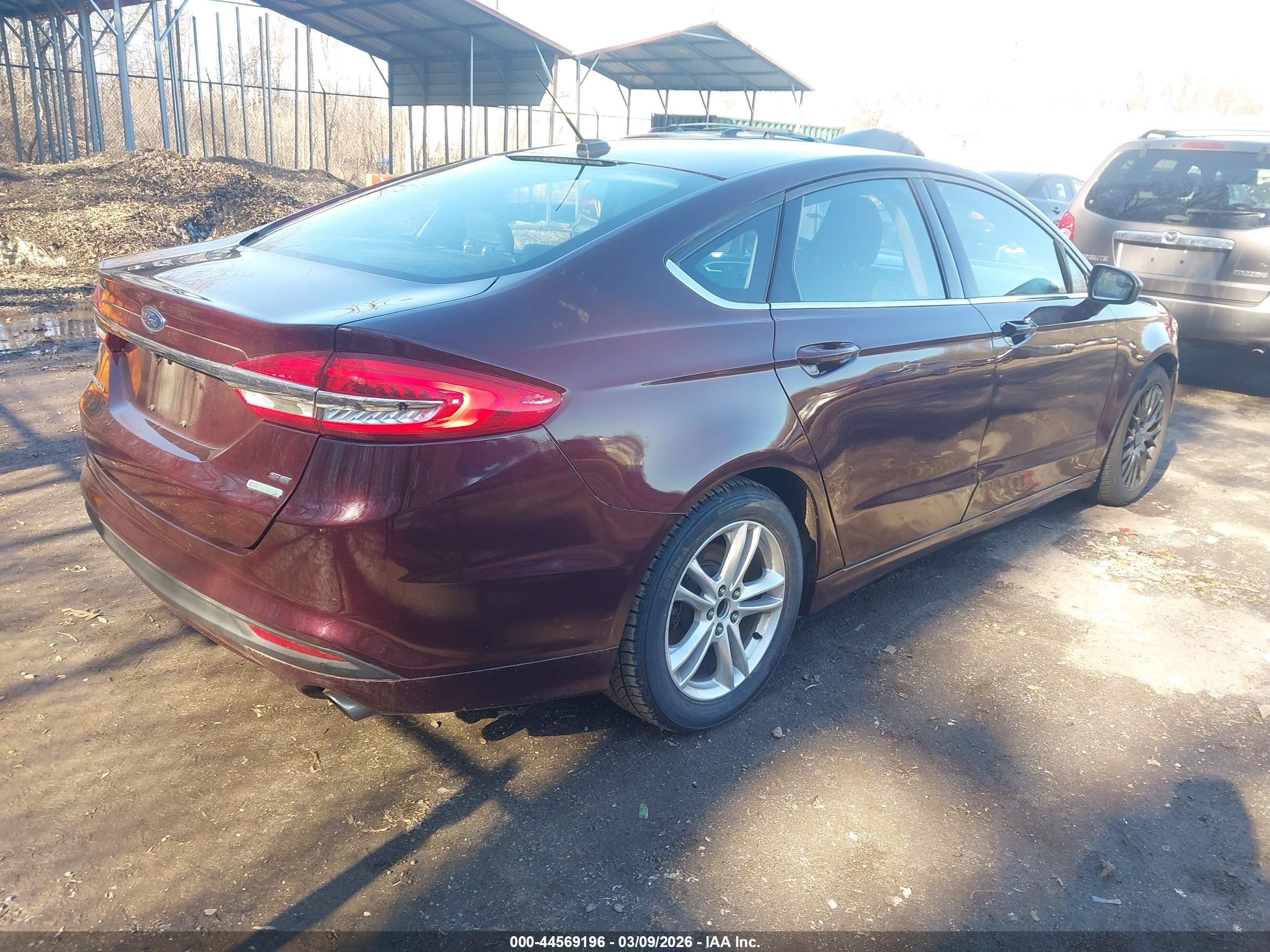 FORD FUSION image 4