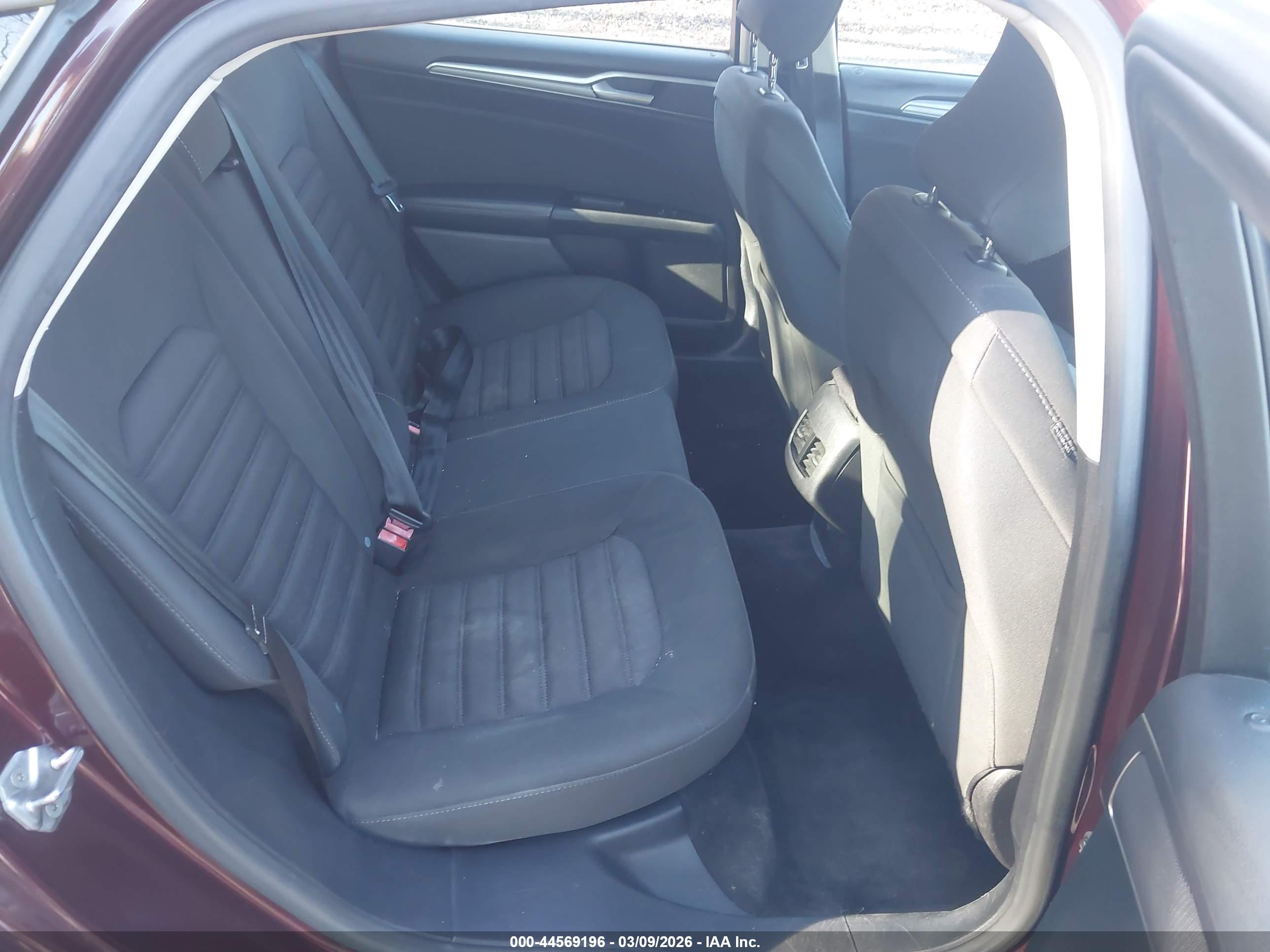 FORD FUSION image 8