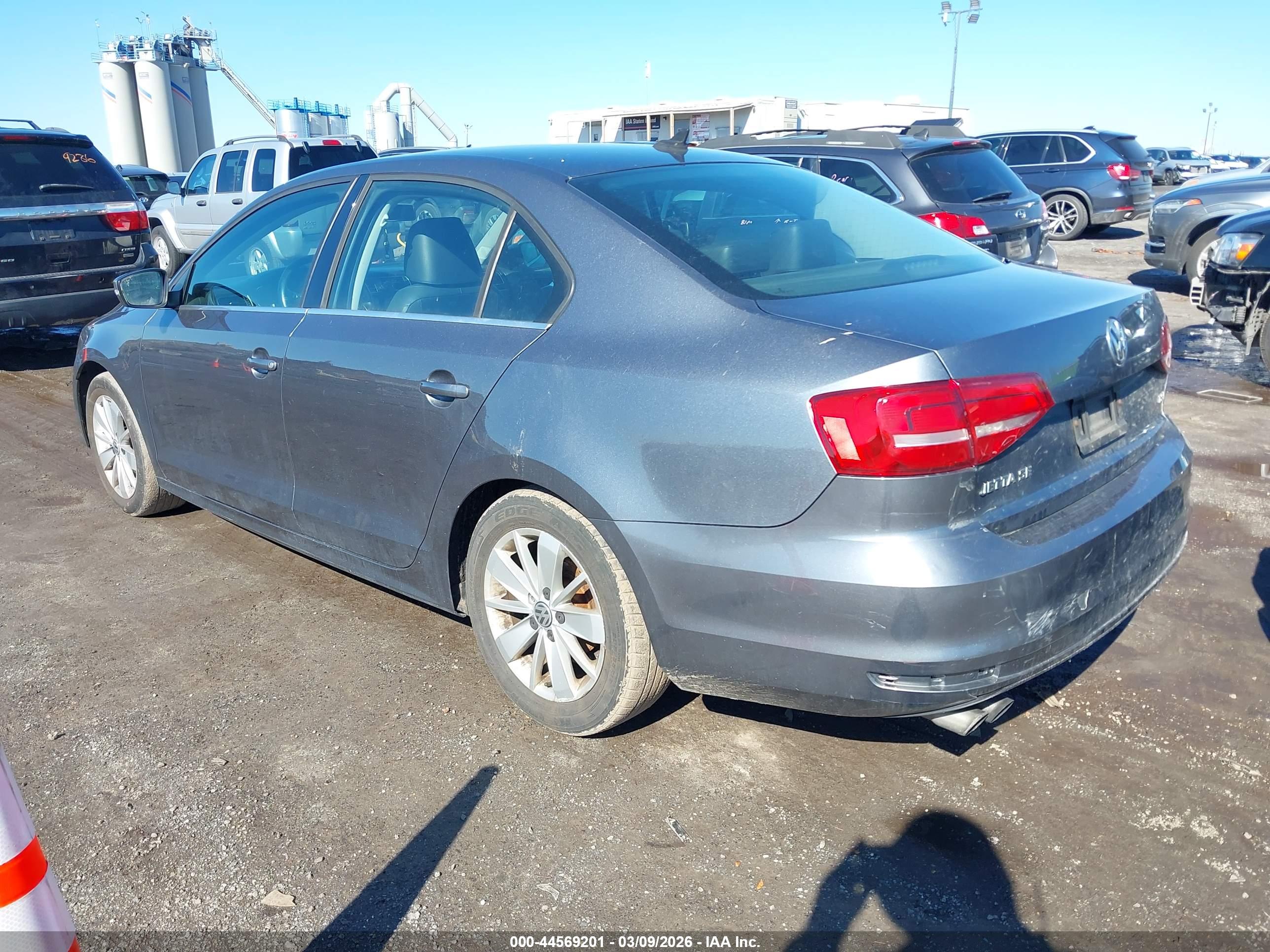 VOLKSWAGEN JETTA image 3