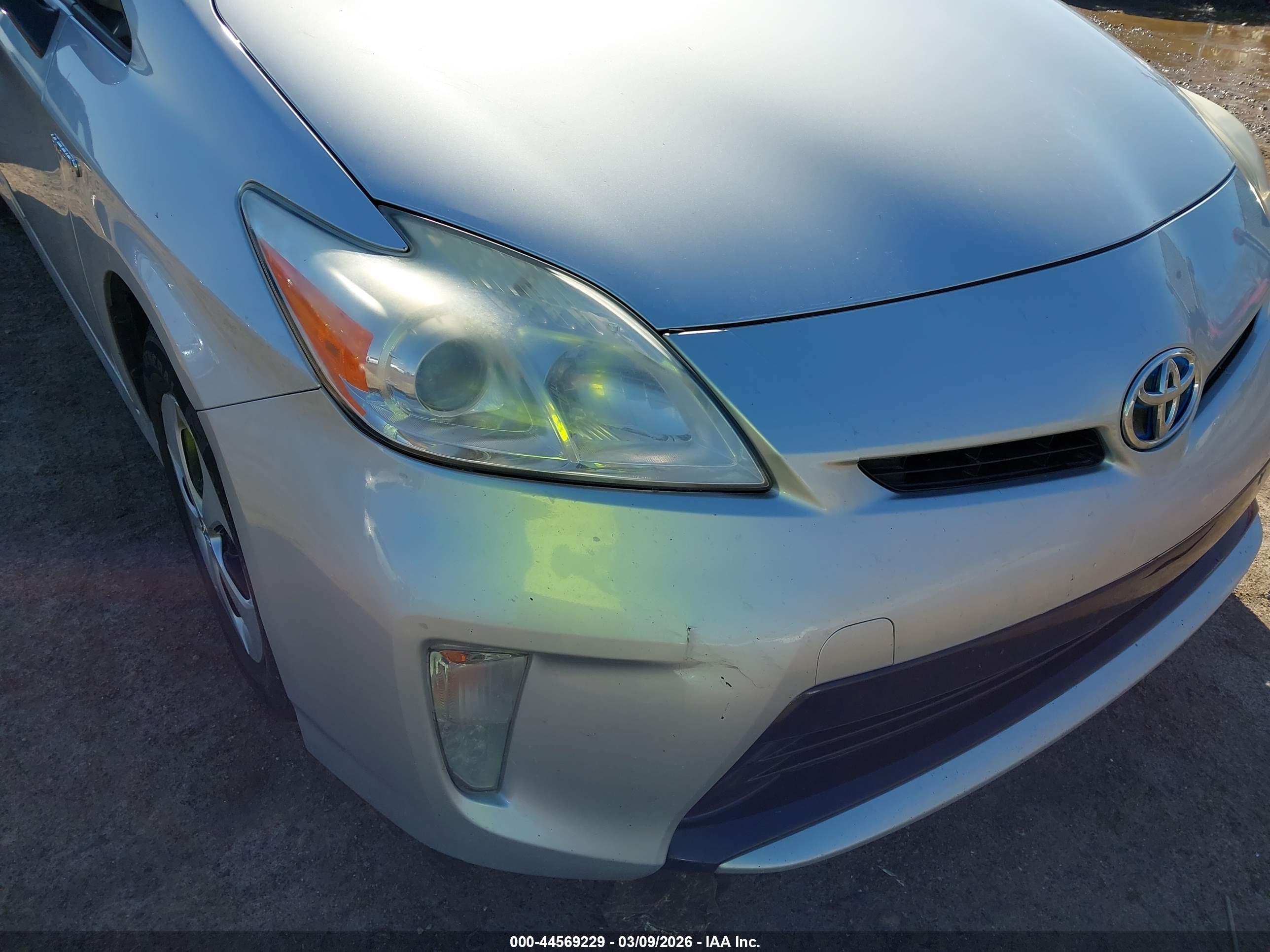 TOYOTA PRIUS image 6