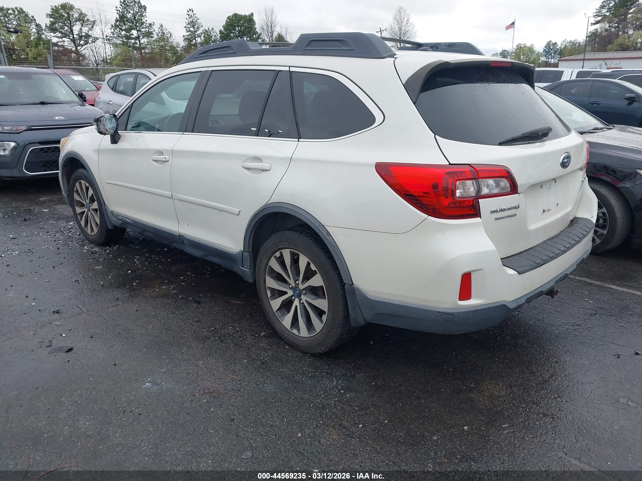 SUBARU OUTBACK image 3