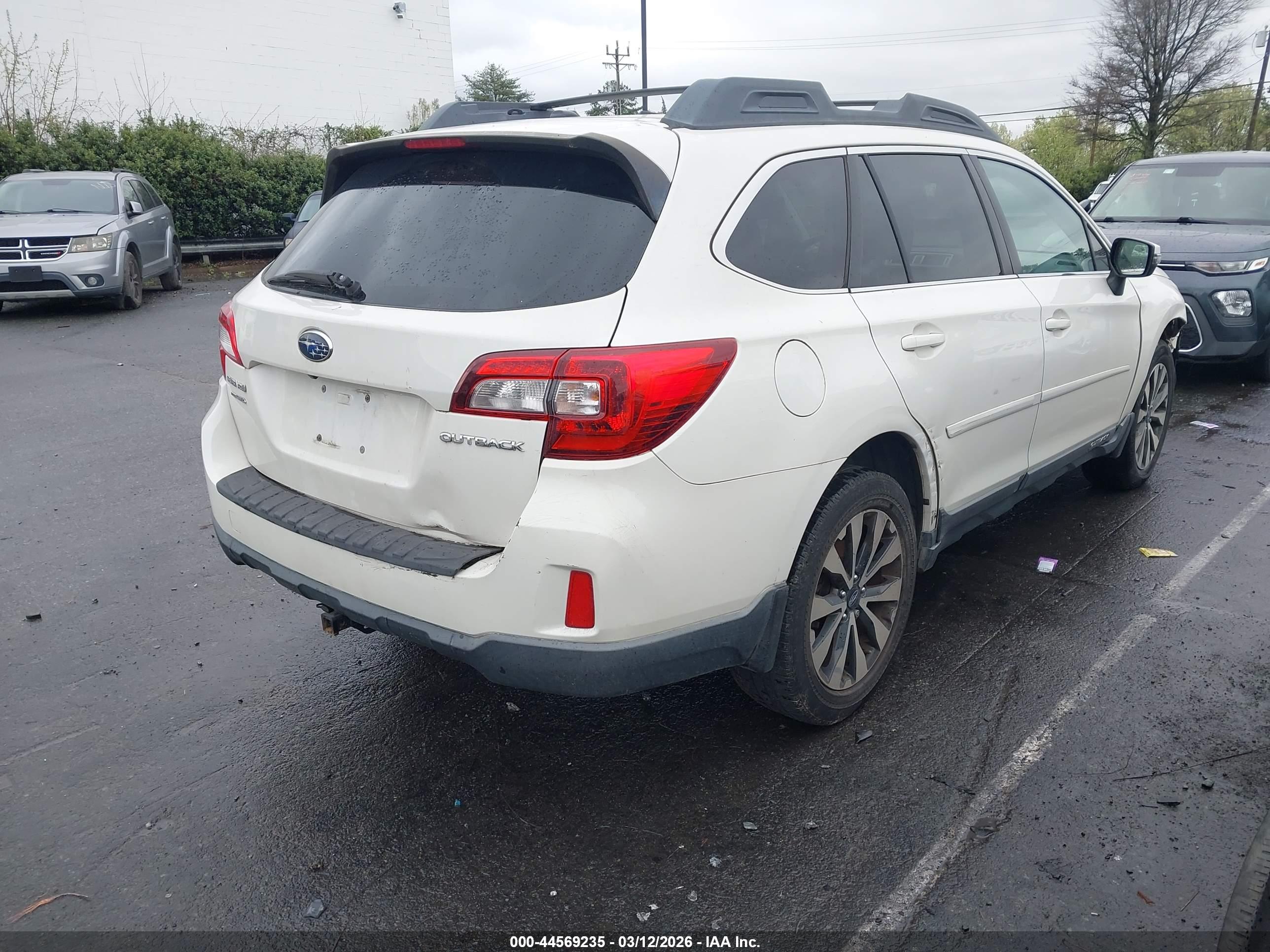 SUBARU OUTBACK image 4