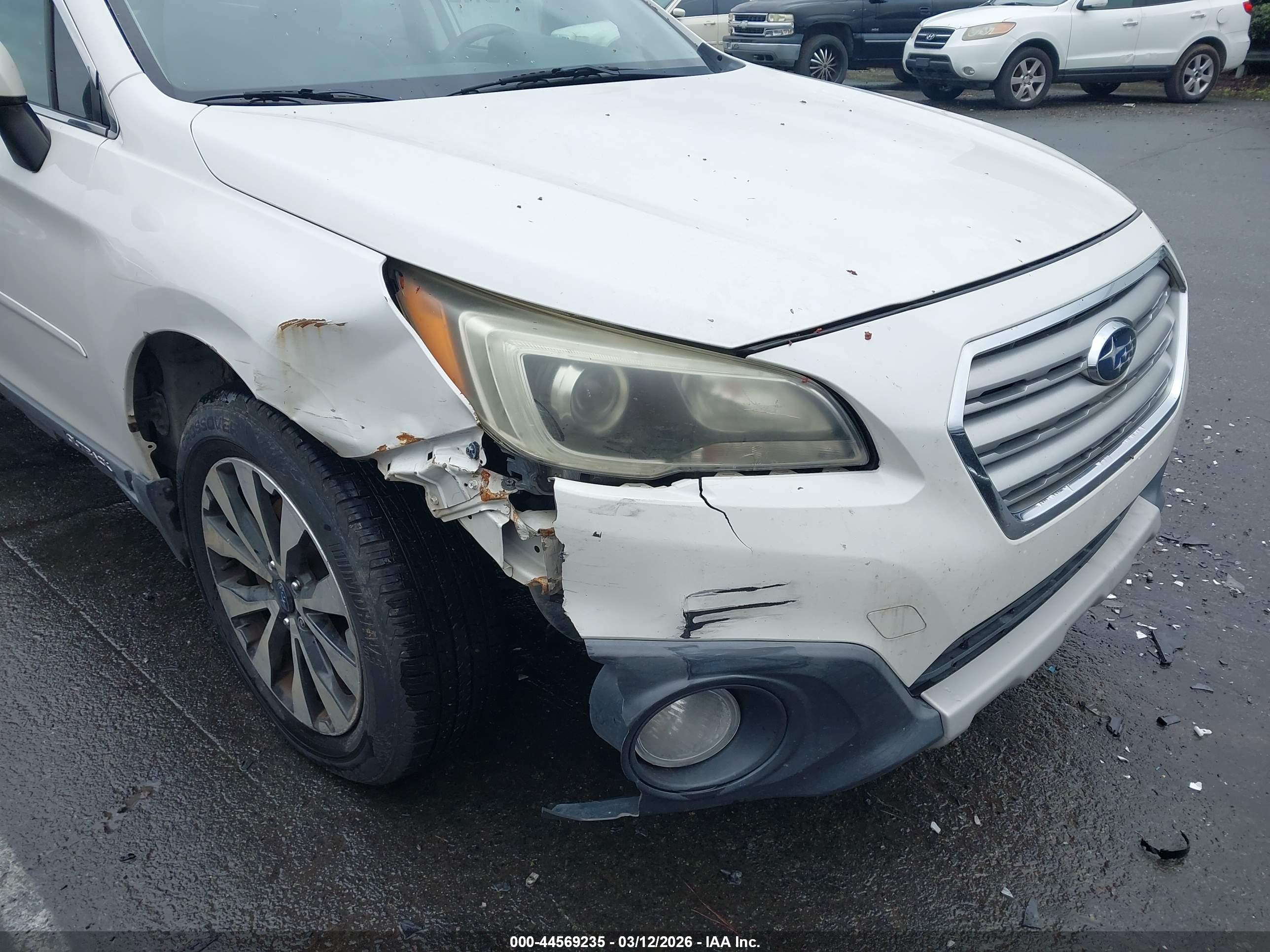SUBARU OUTBACK image 6