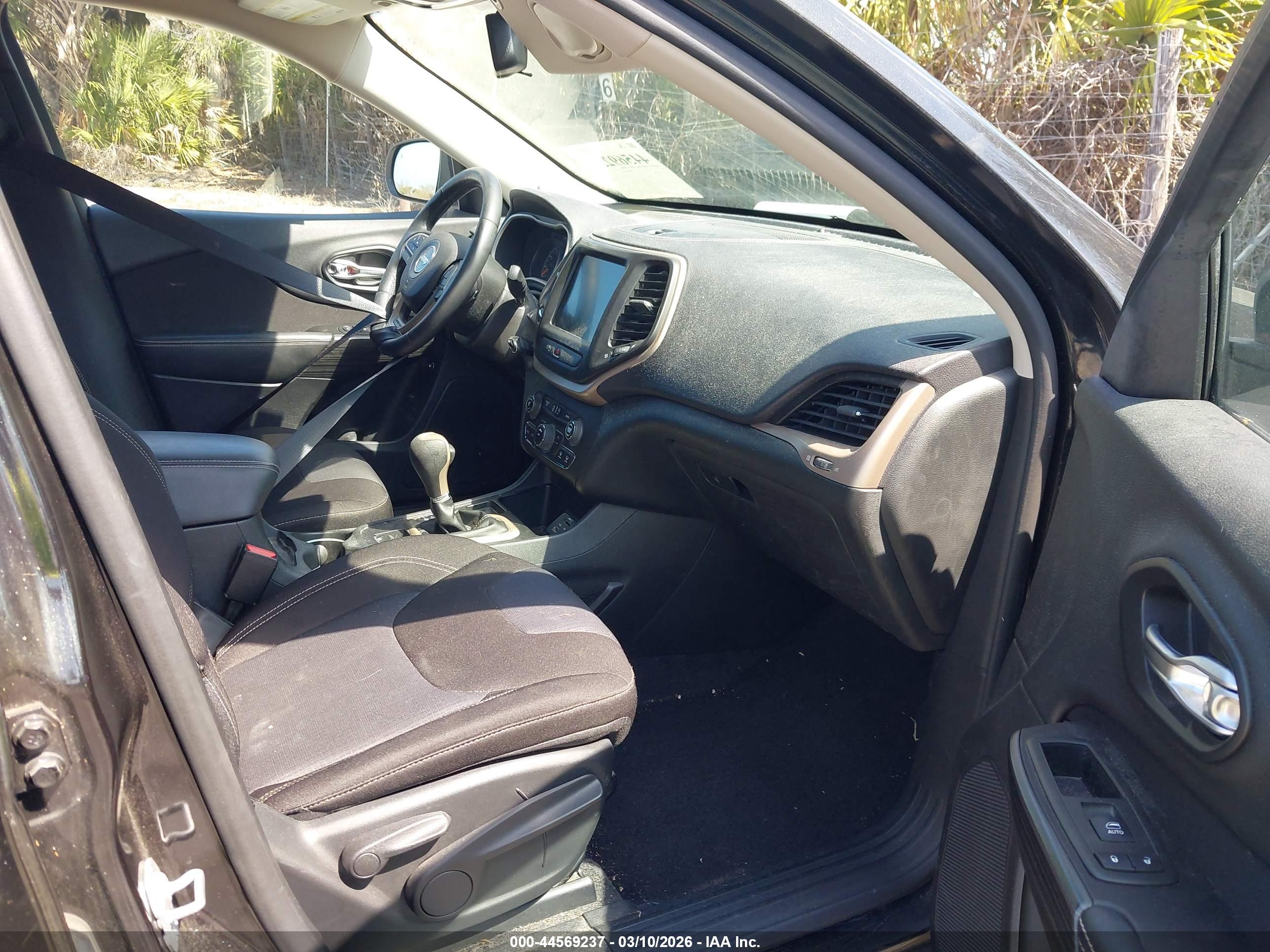 JEEP CHEROKEE image 5