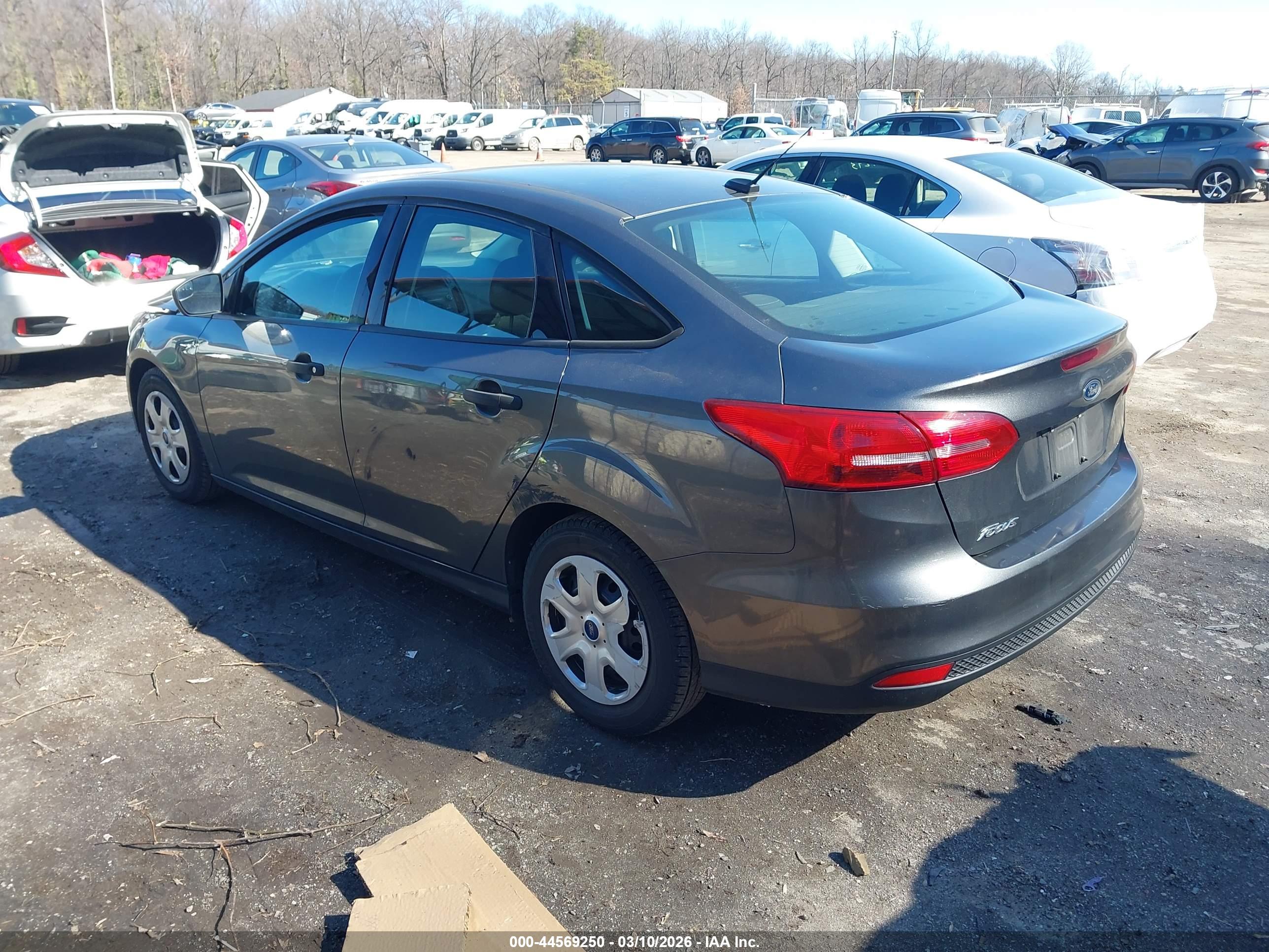 FORD FOCUS image 3