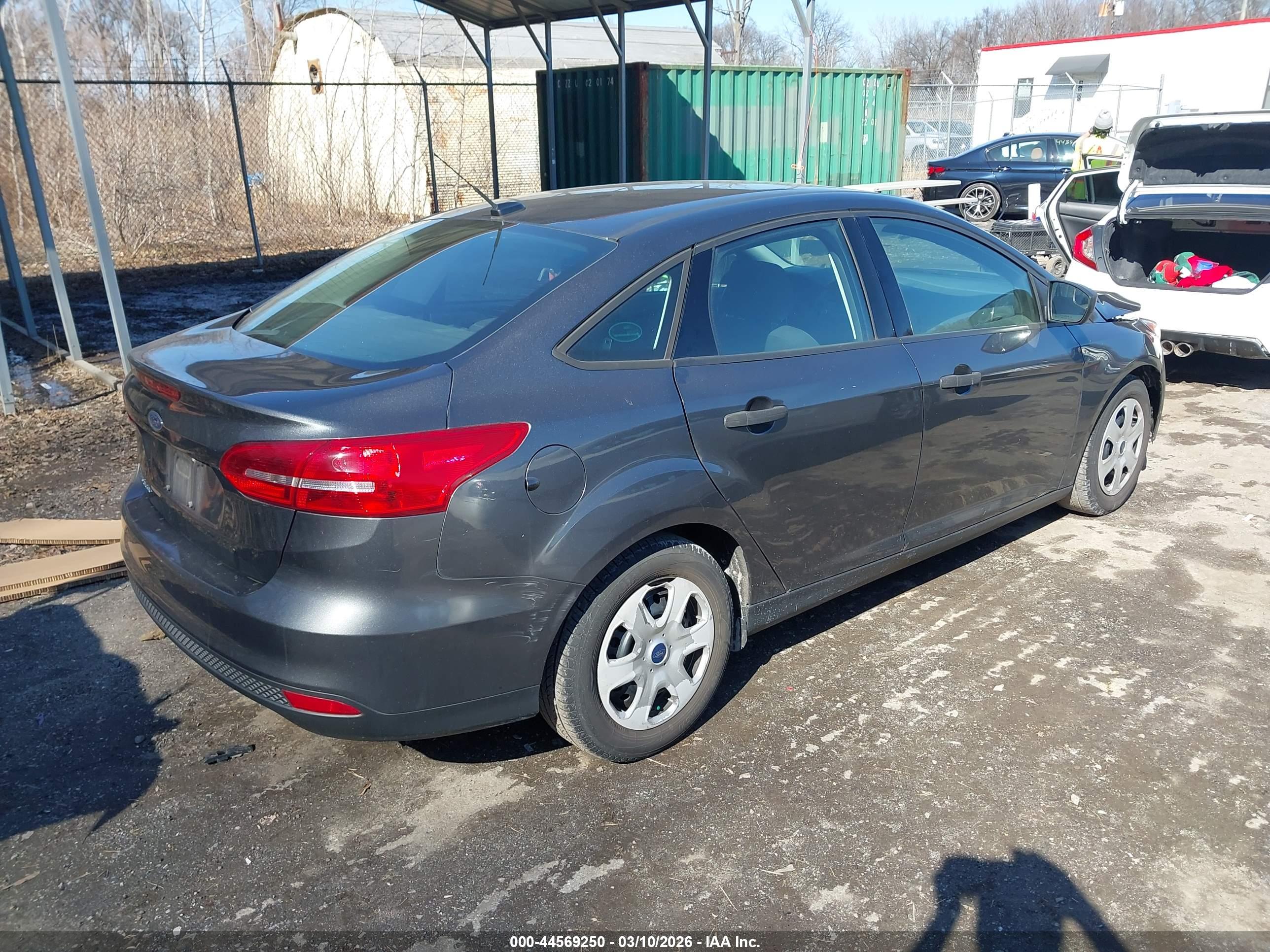 FORD FOCUS image 4