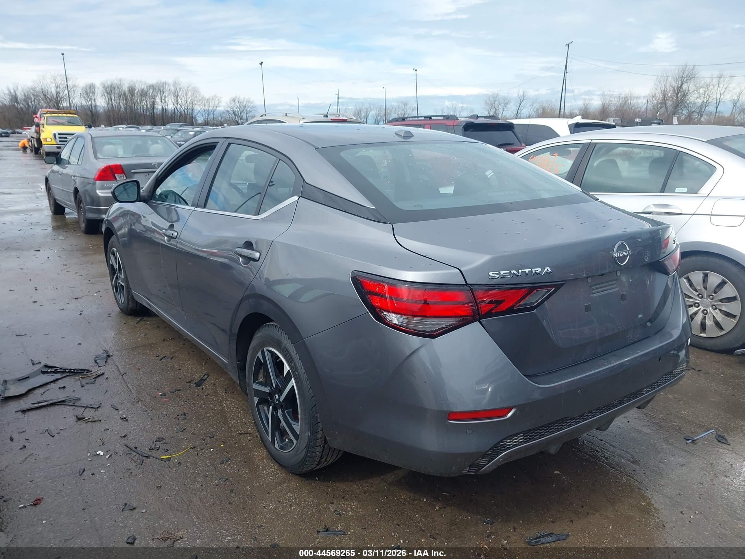 NISSAN SENTRA image 3