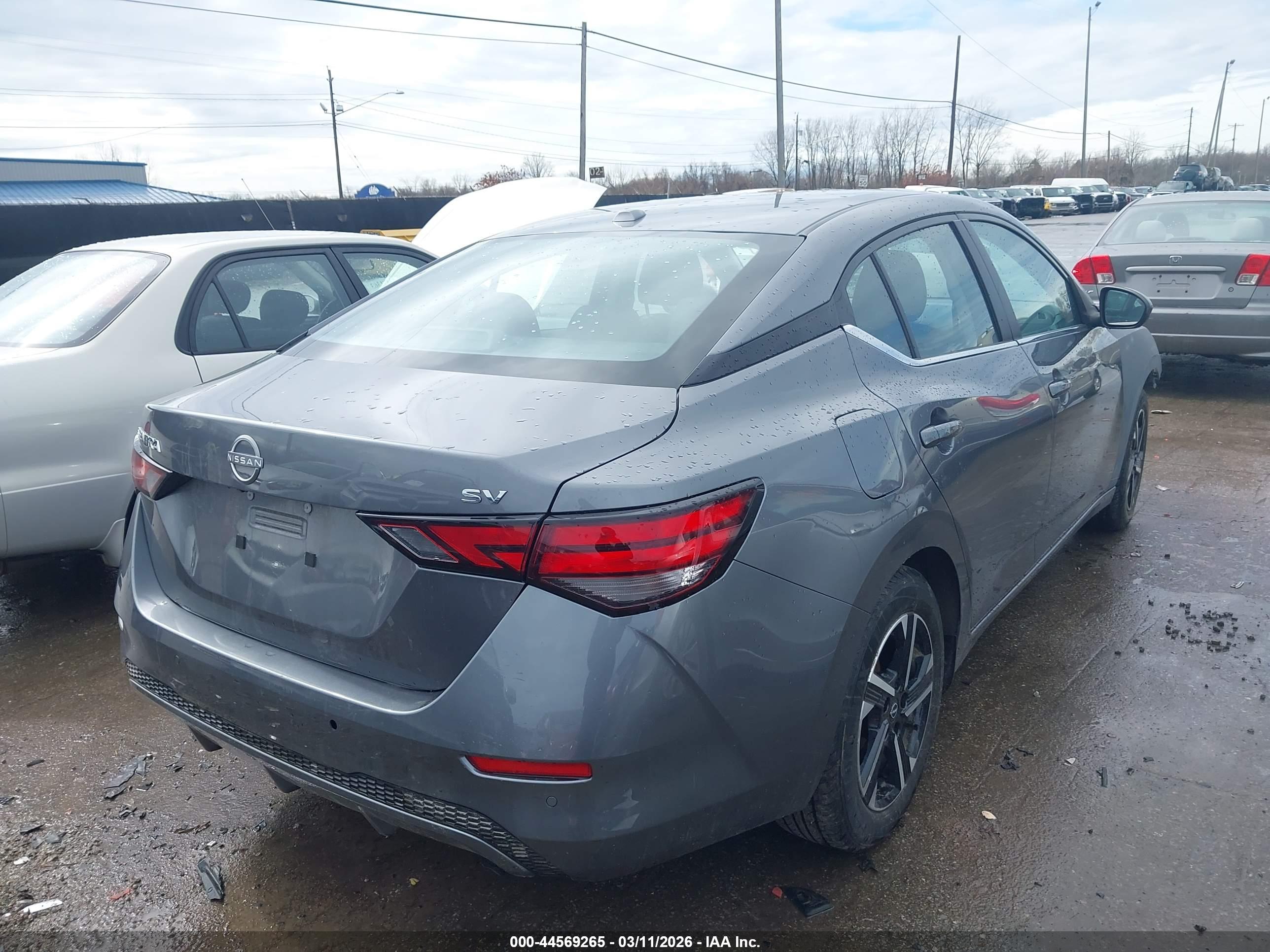 NISSAN SENTRA image 4