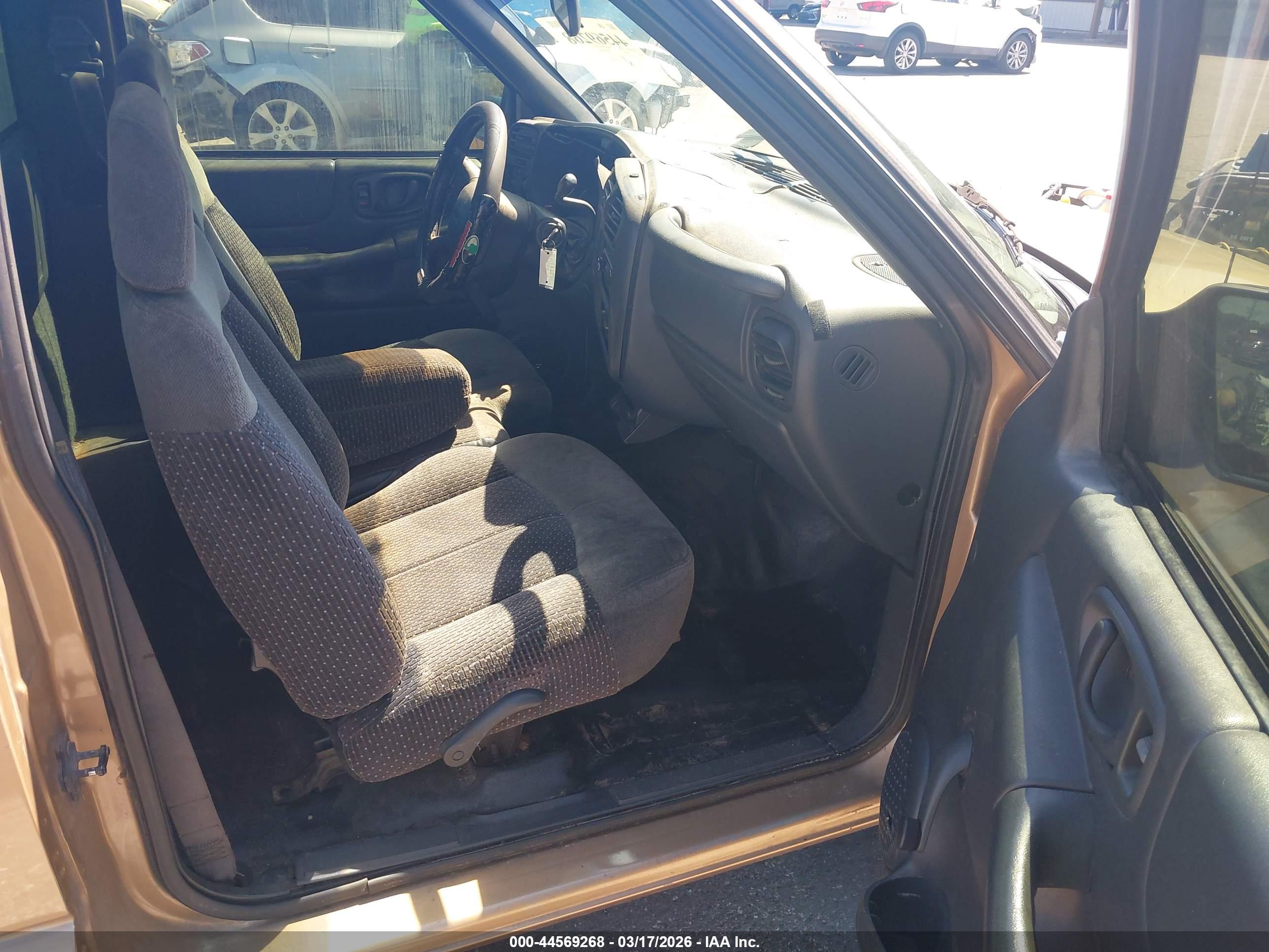 GMC SONOMA image 5