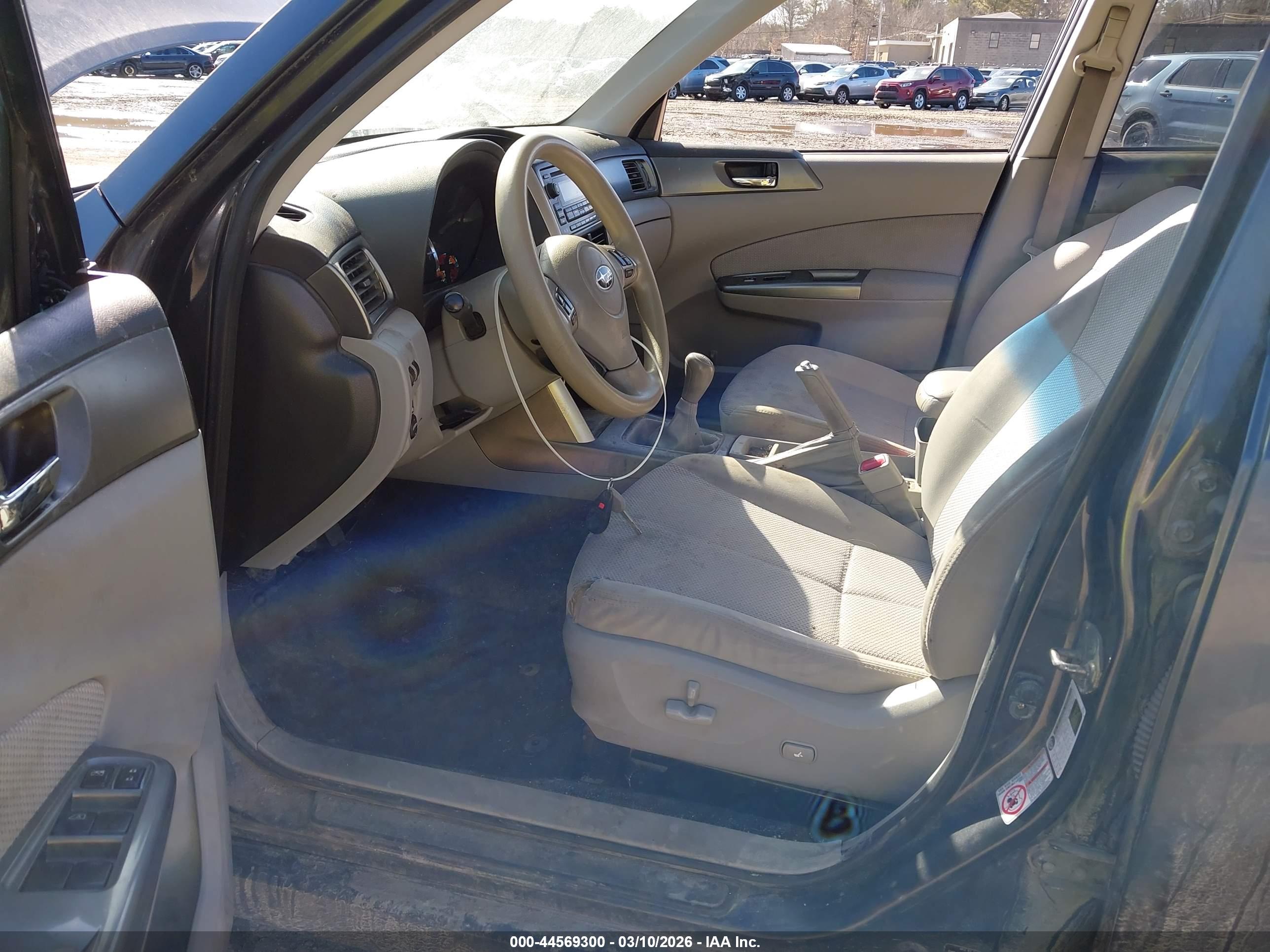 SUBARU FORESTER image 5