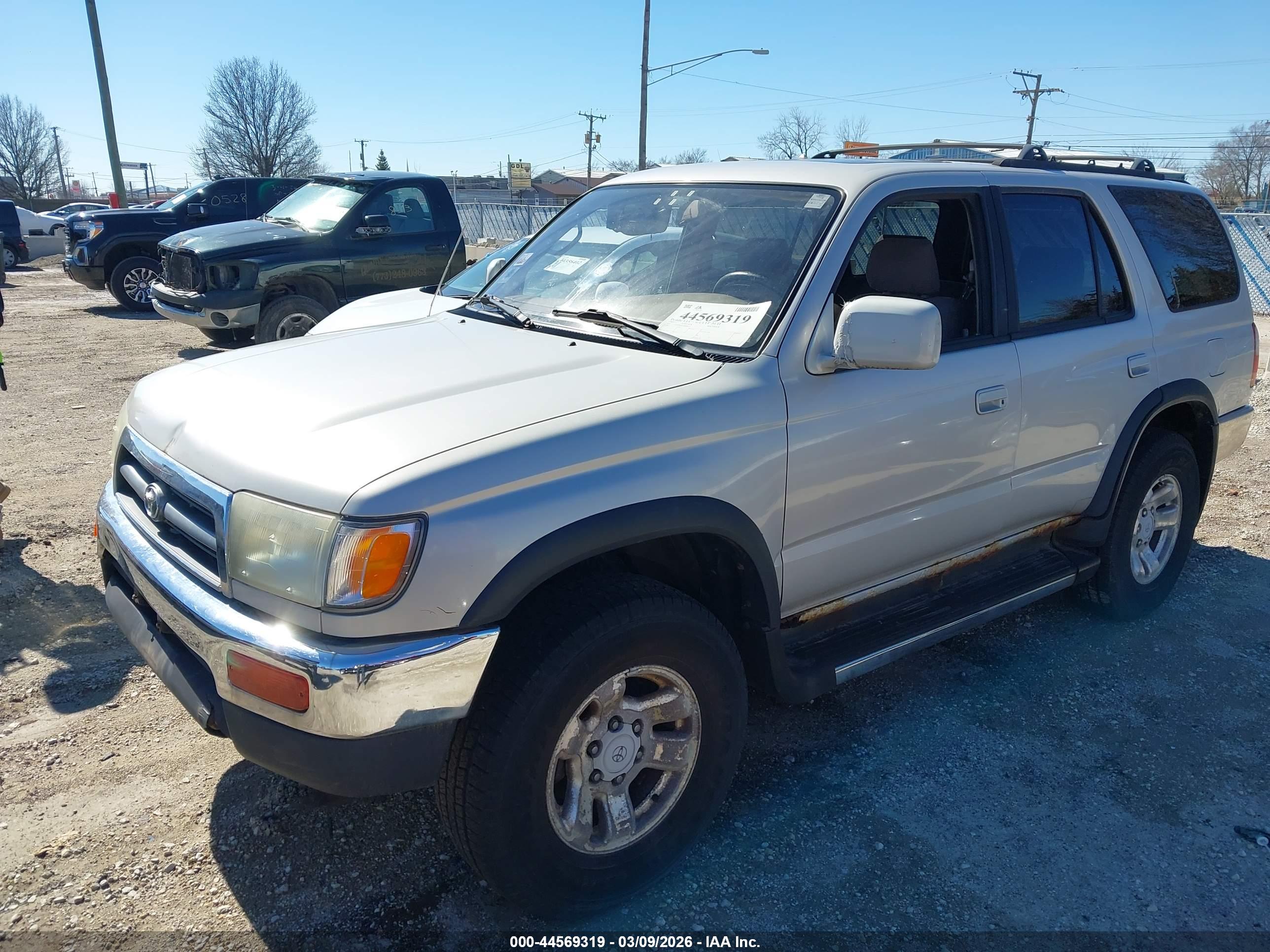 TOYOTA 4RUNNER image 2