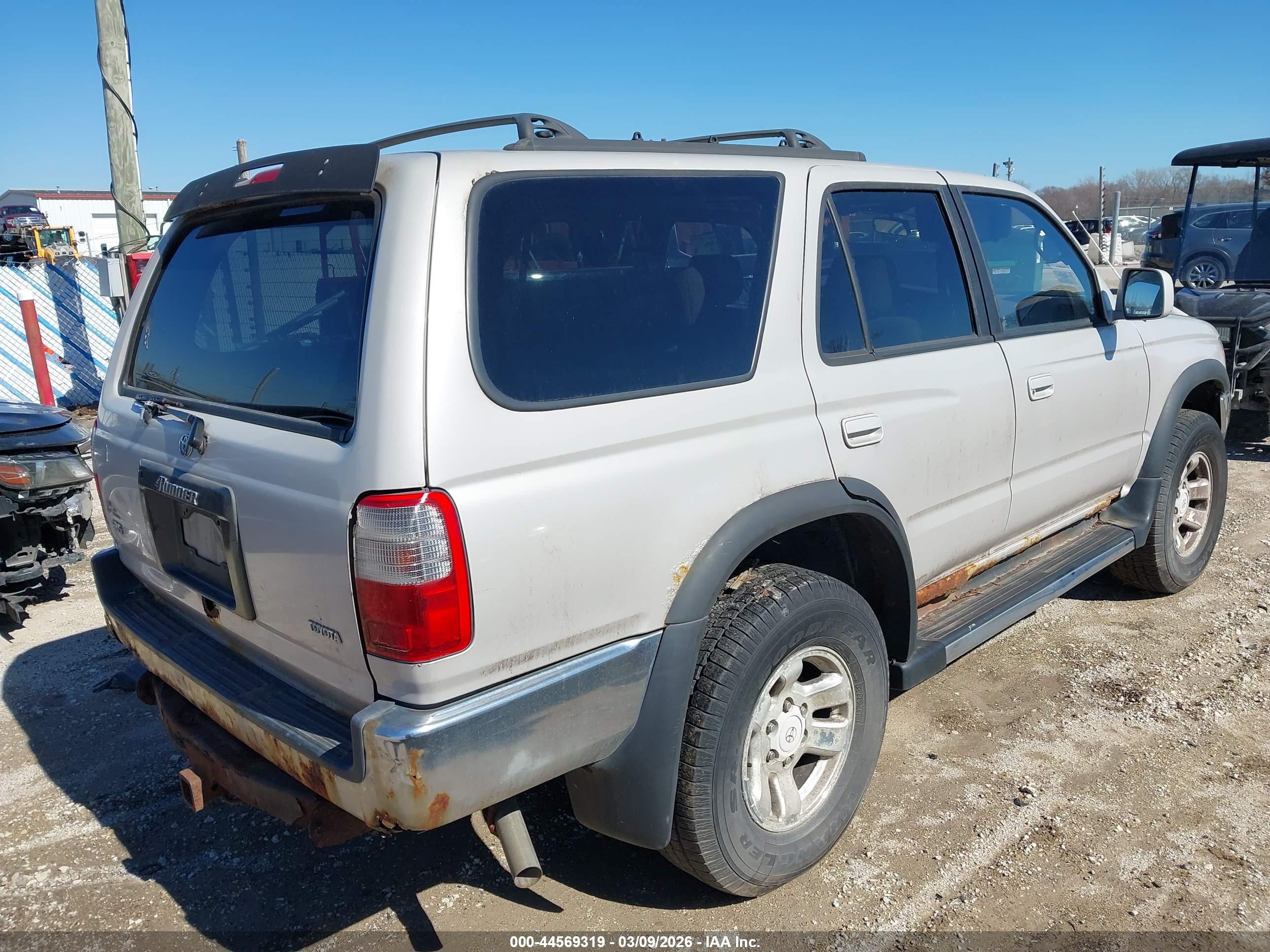 TOYOTA 4RUNNER image 4