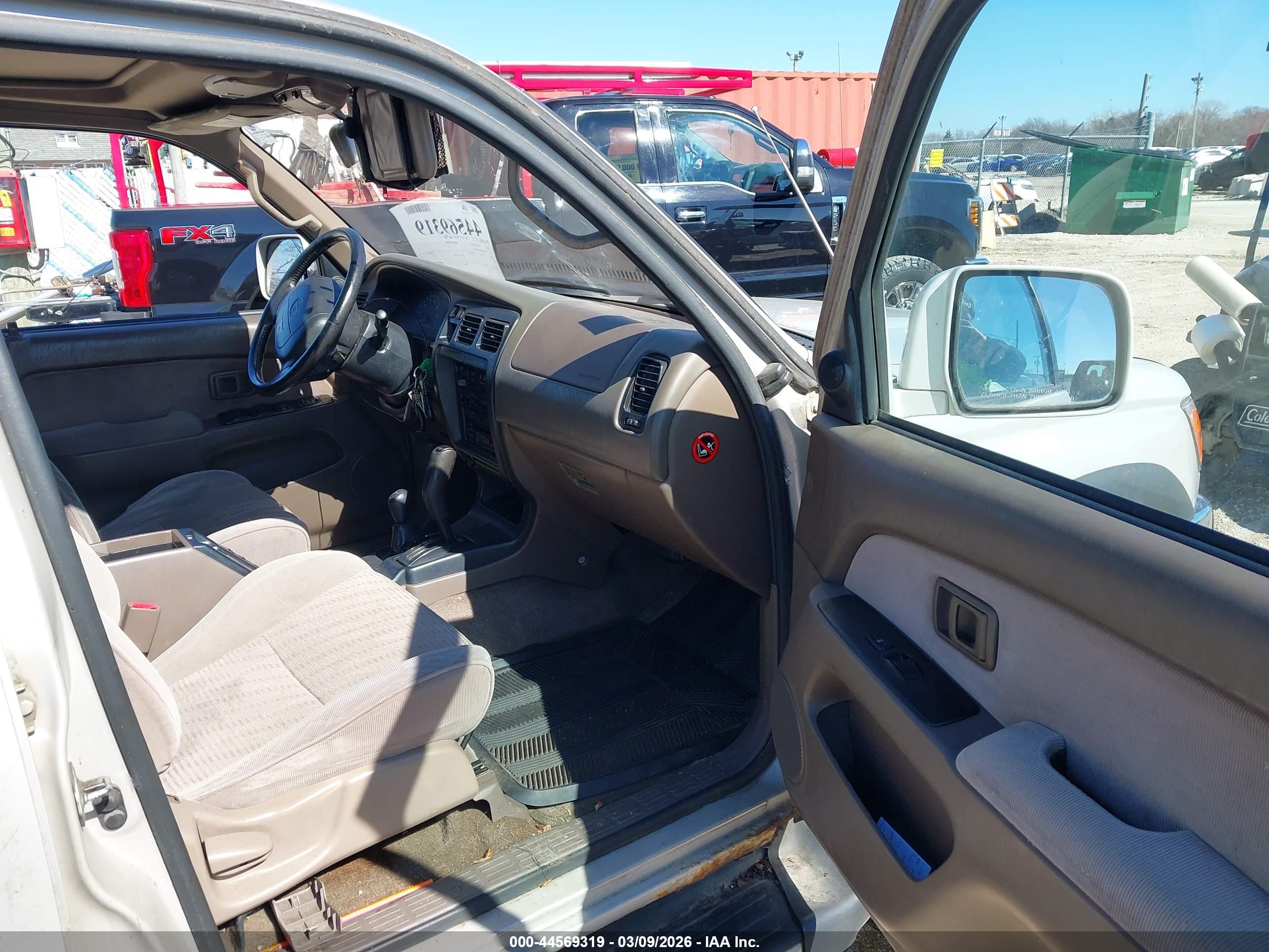 TOYOTA 4RUNNER image 5