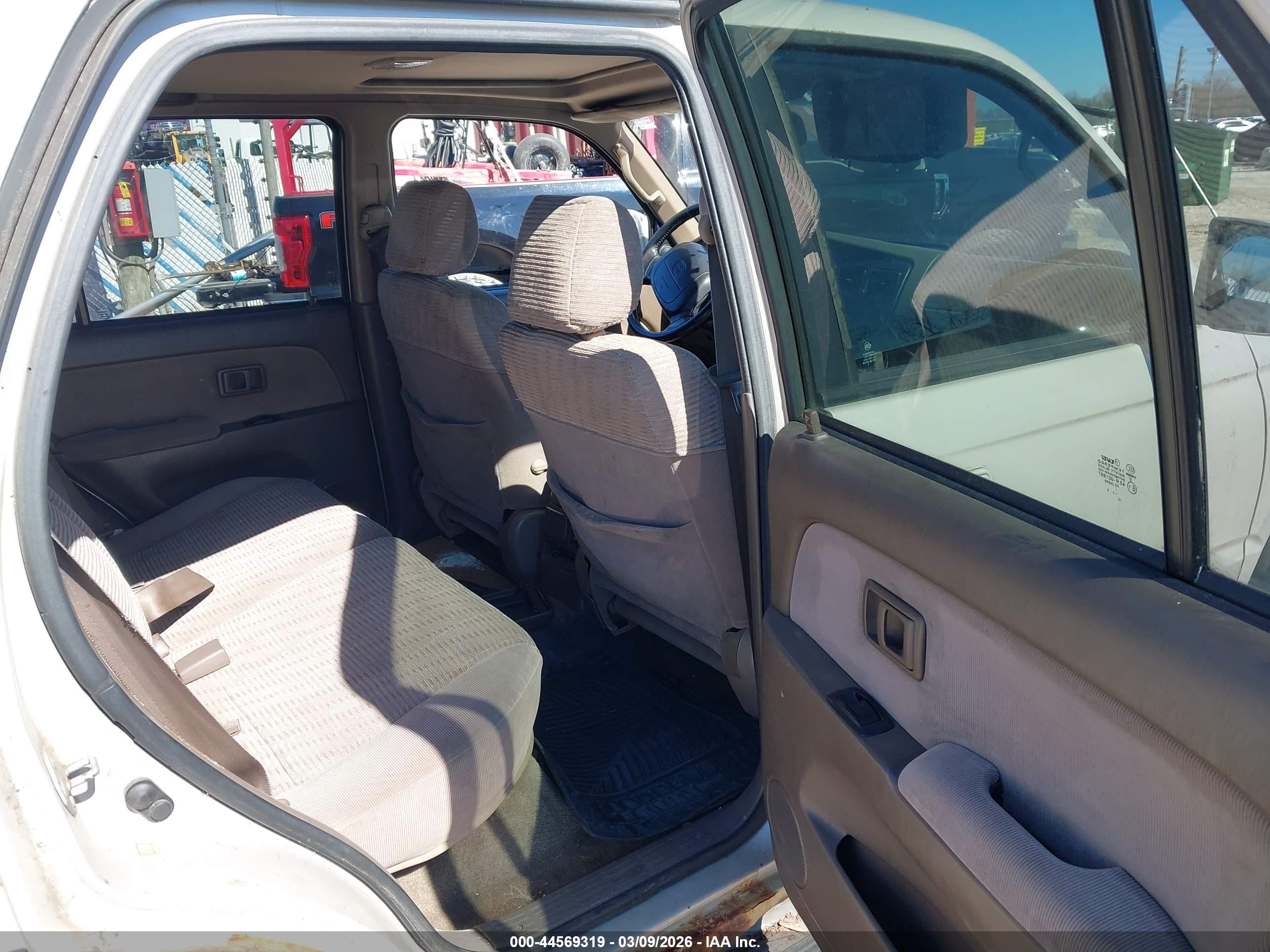 TOYOTA 4RUNNER image 8