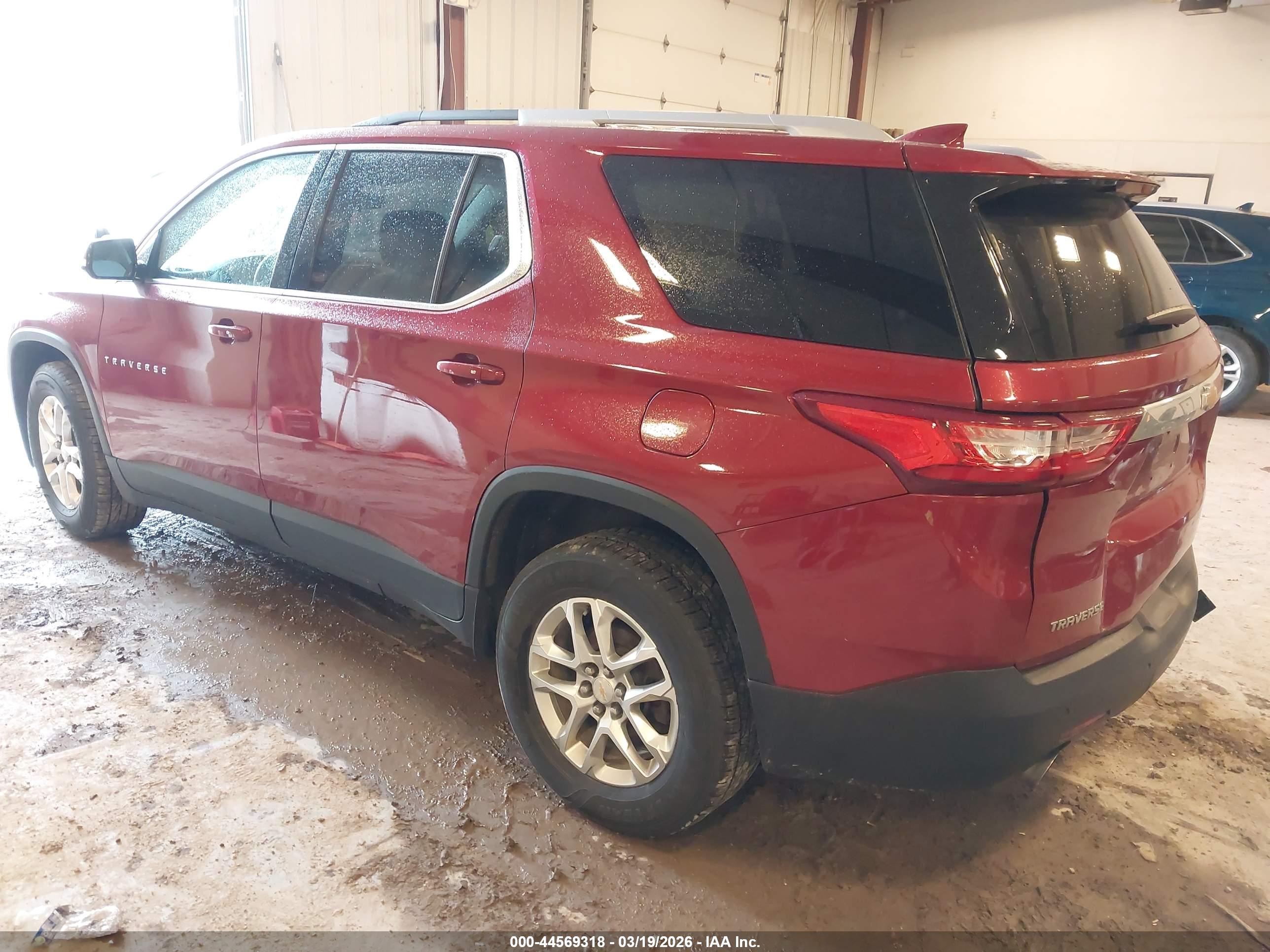 CHEVROLET TRAVERSE image 3