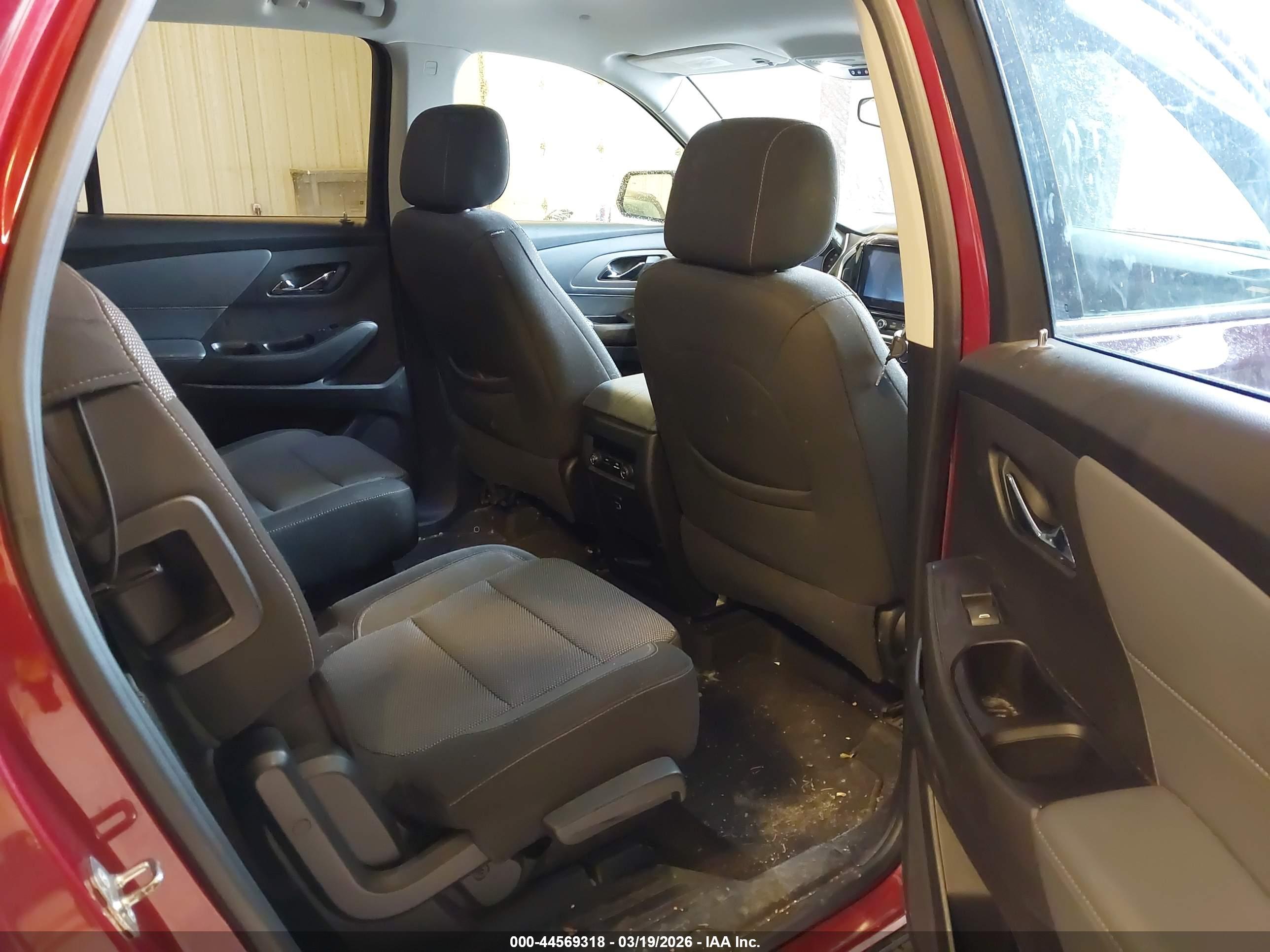 CHEVROLET TRAVERSE image 8