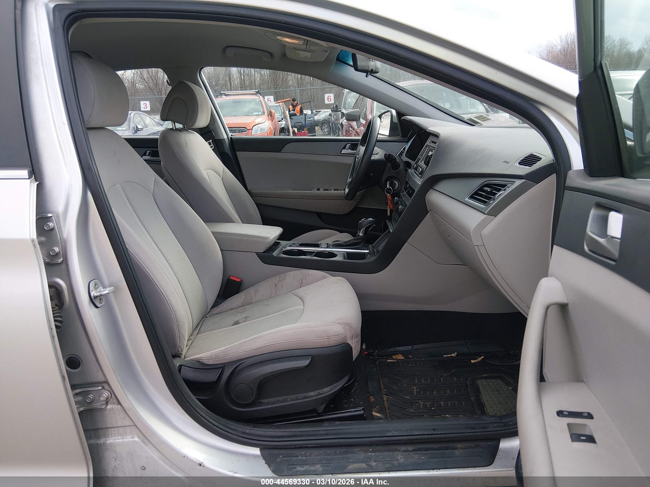 HYUNDAI SONATA image 5