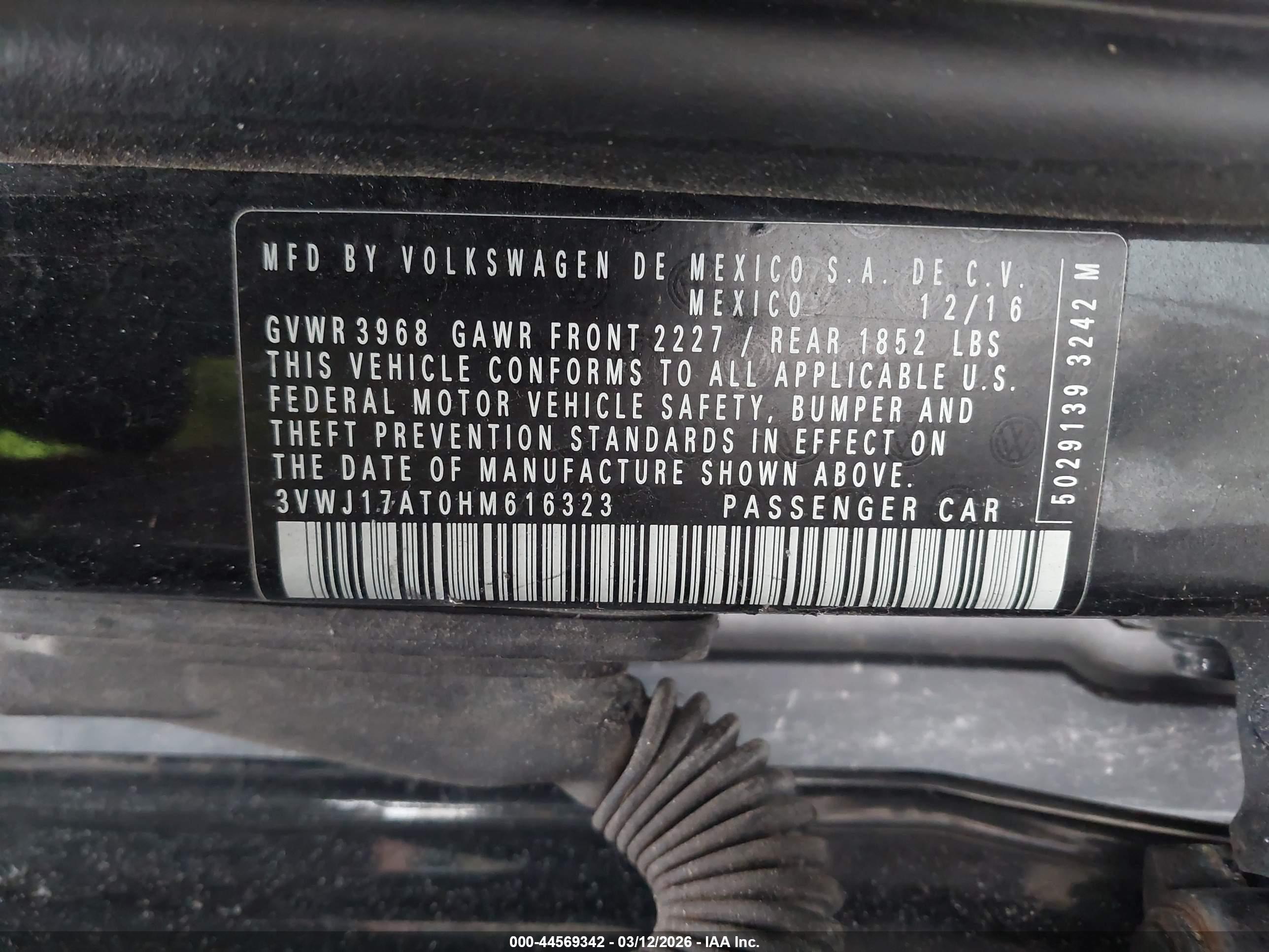 VOLKSWAGEN BEETLE image 9