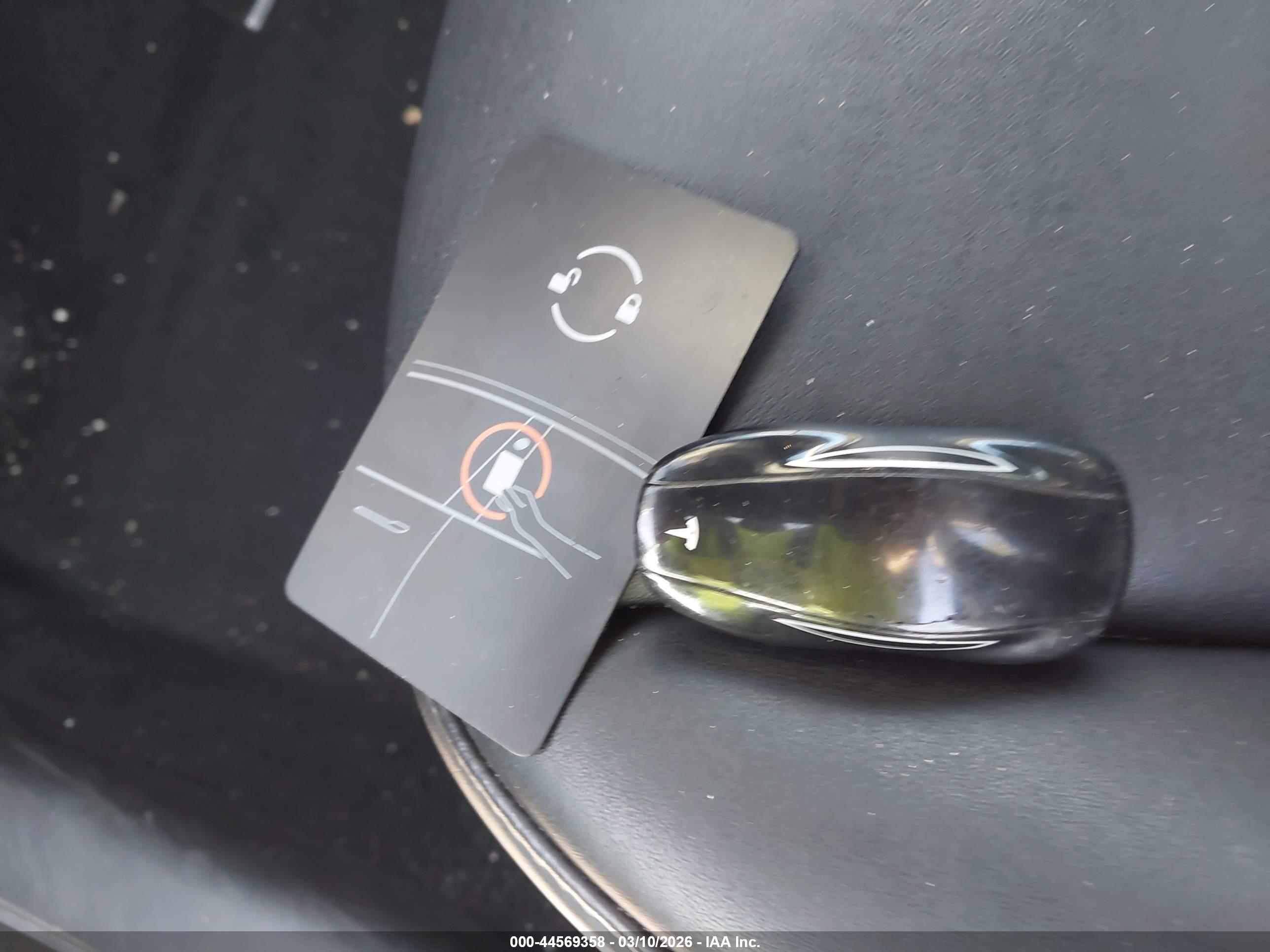 TESLA MODEL image 11