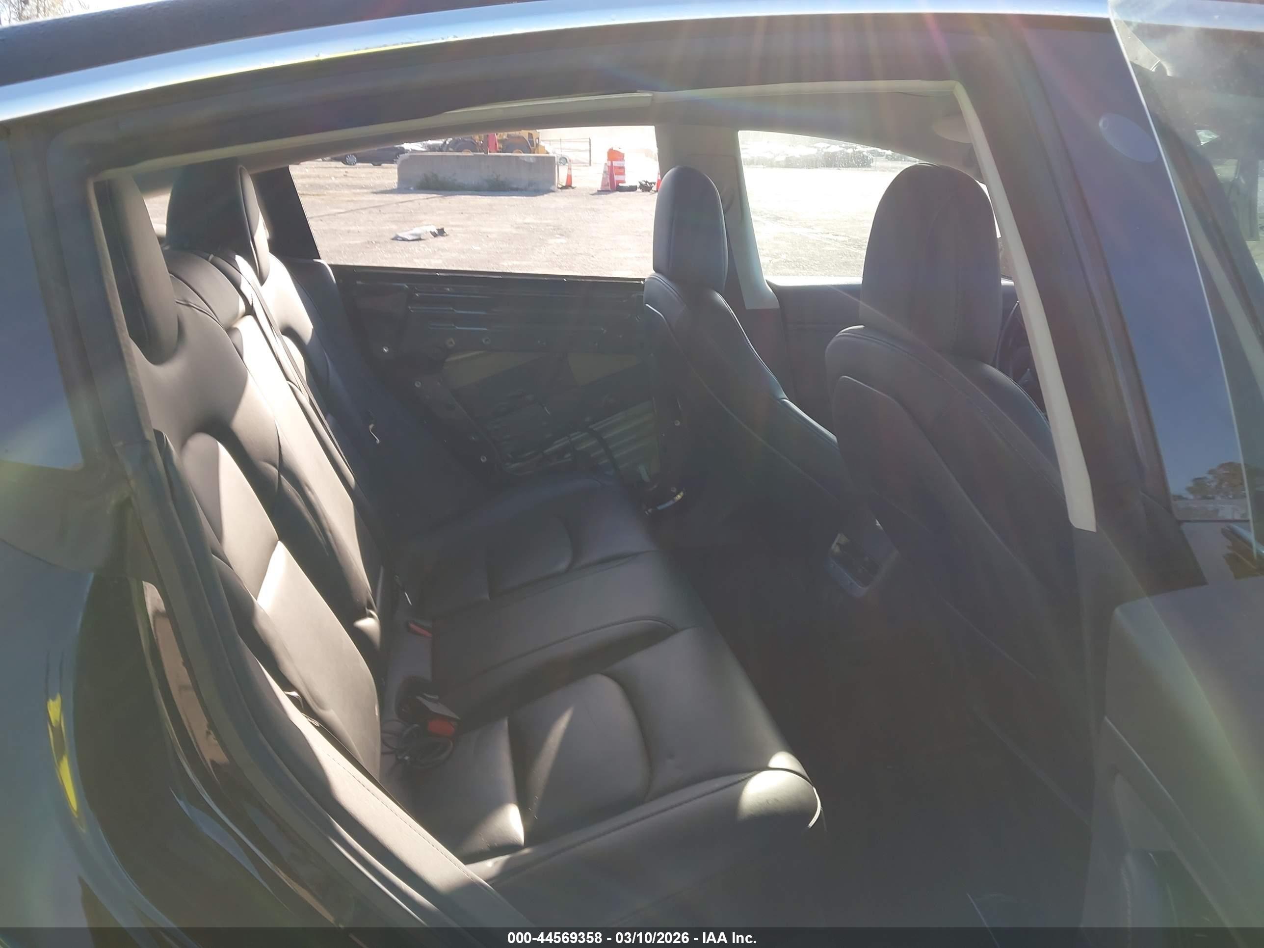 TESLA MODEL image 8