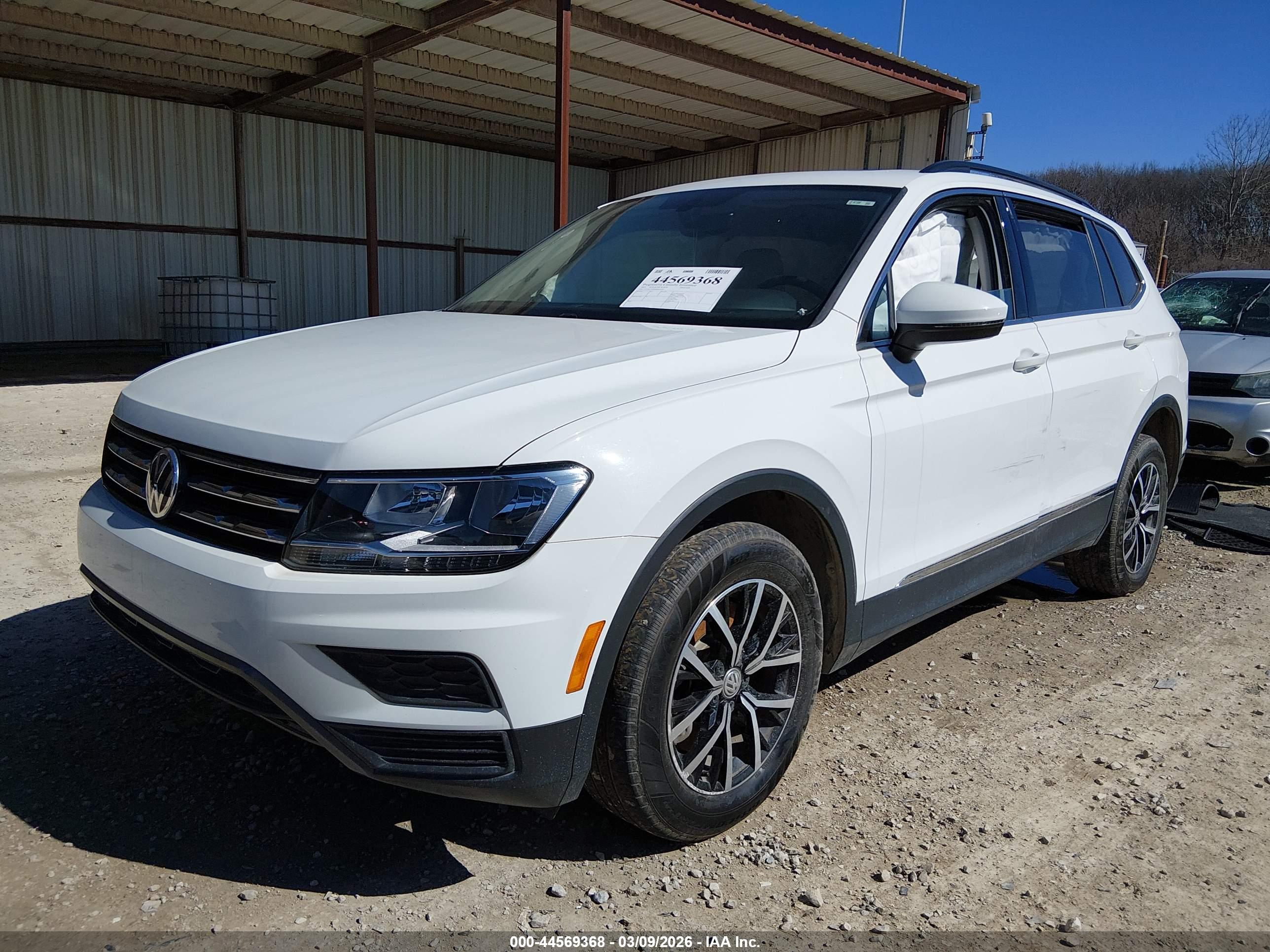 VOLKSWAGEN TIGUAN image 2