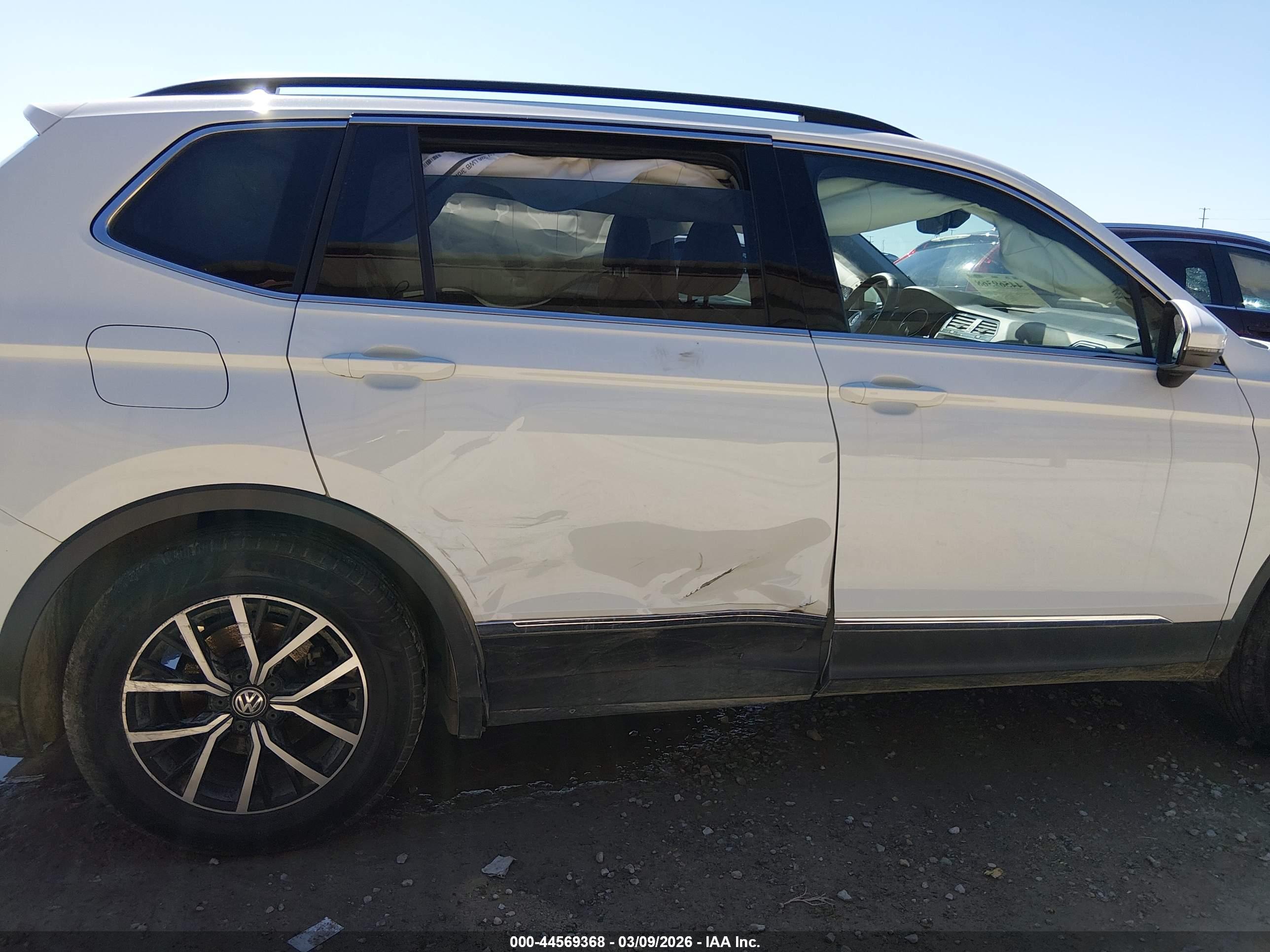 VOLKSWAGEN TIGUAN image 6