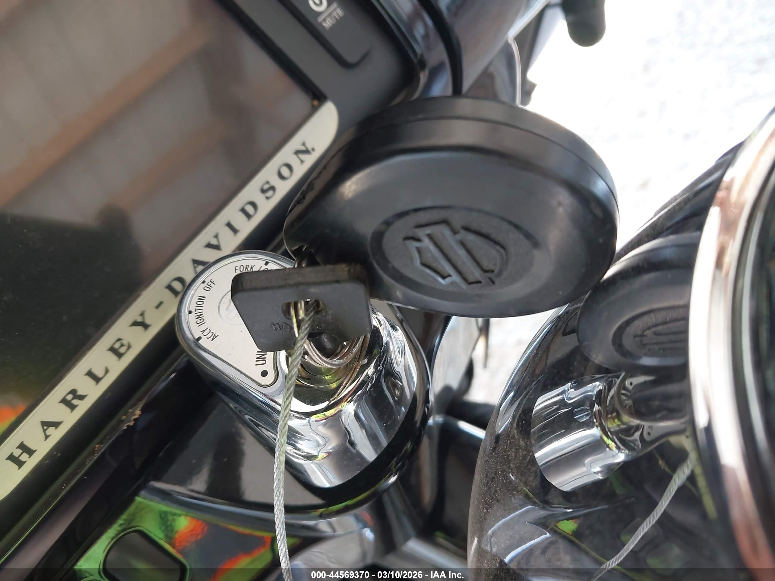 HARLEY-DAVIDSON FLHXS image 11